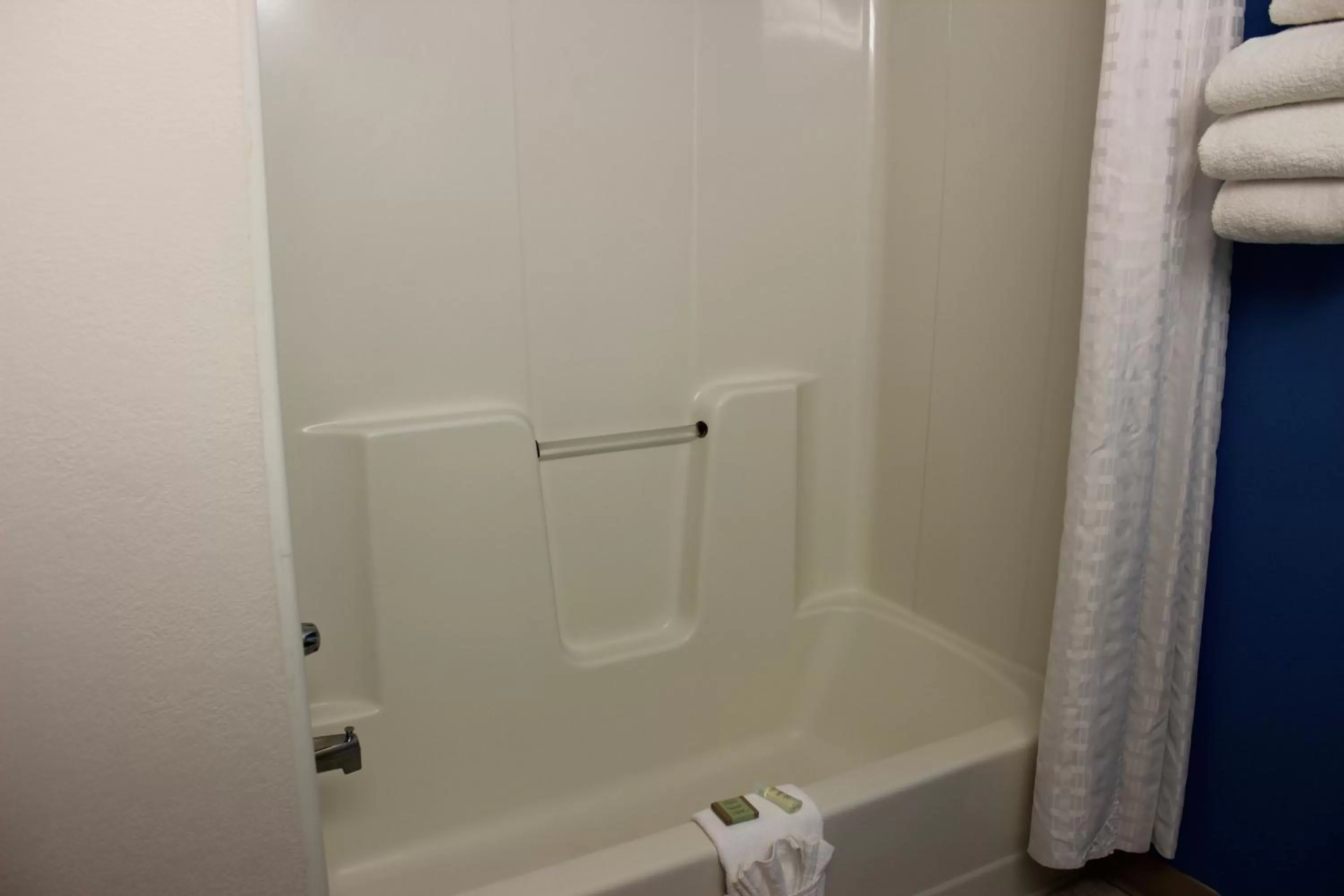 Double Room with Two Double Beds - Smoking in Super 8 by Wyndham Lincoln West