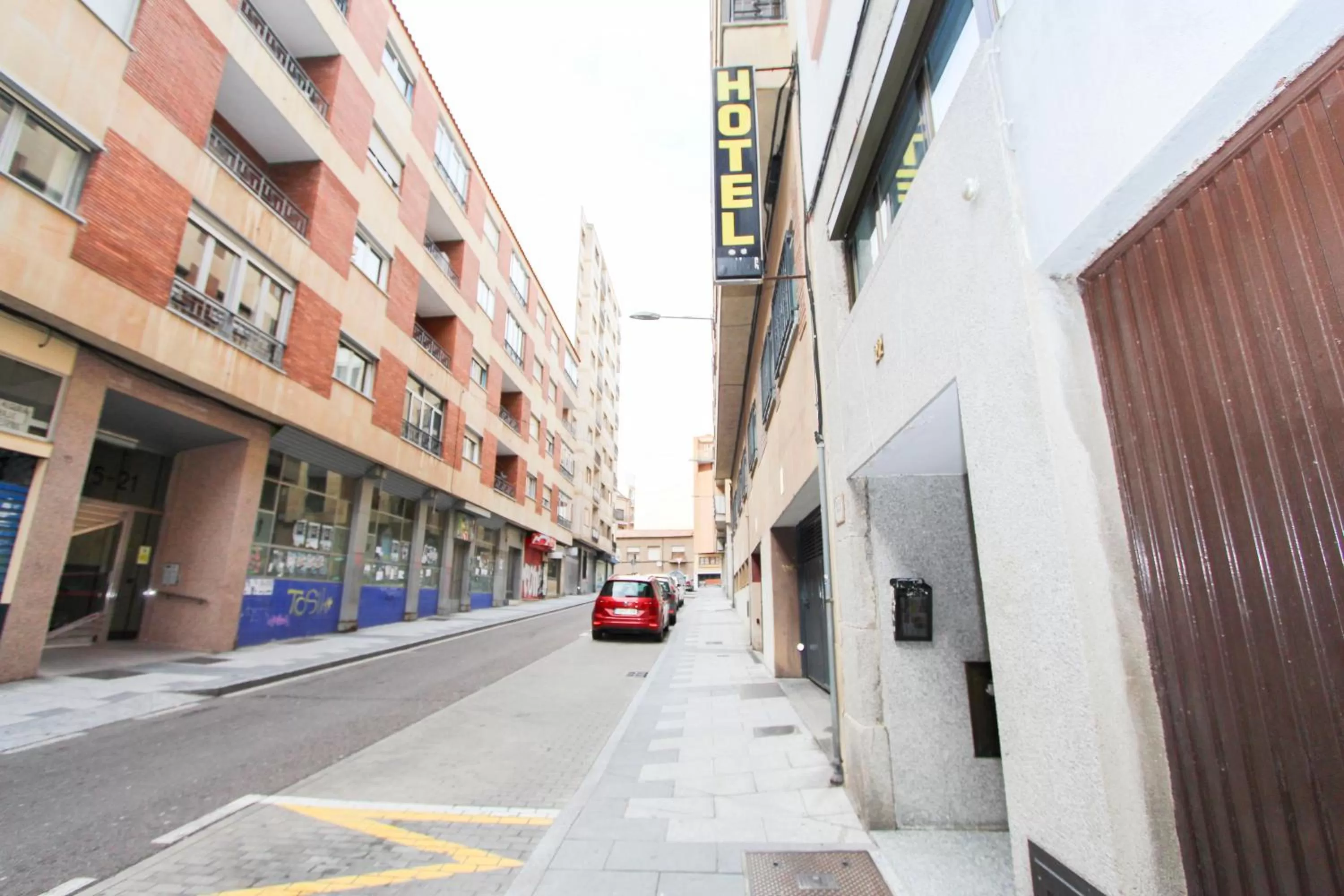 Facade/entrance in Hotel Castellano Centro