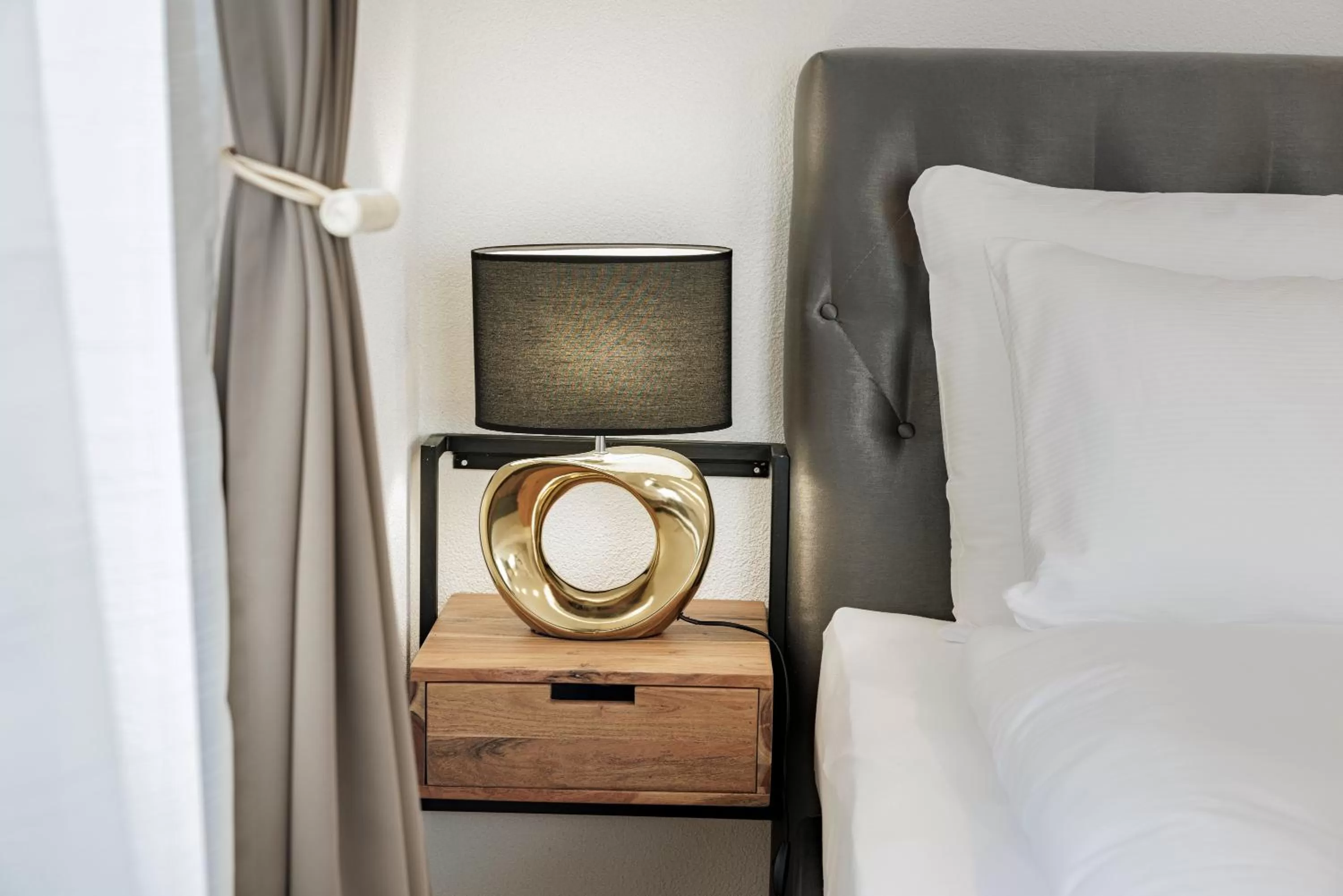 Bed in EH Apartments Jupiter