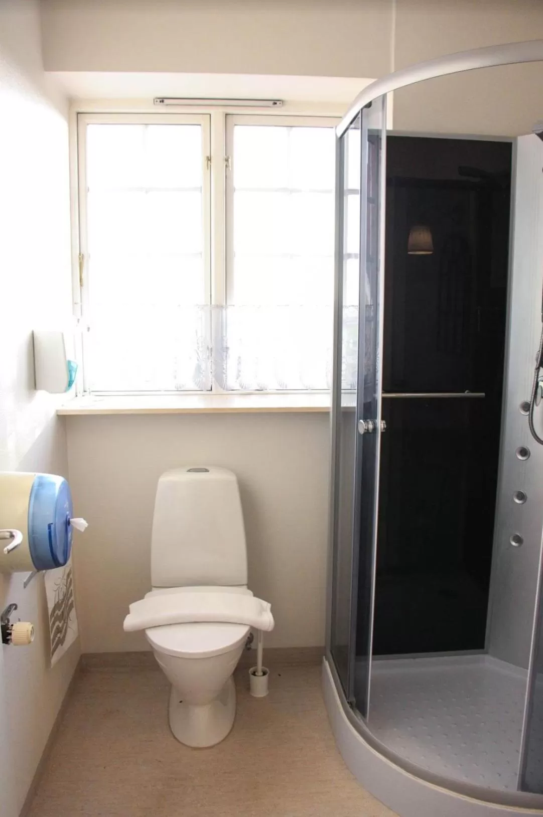 Shower in Krebshuset / Kelz0rdk