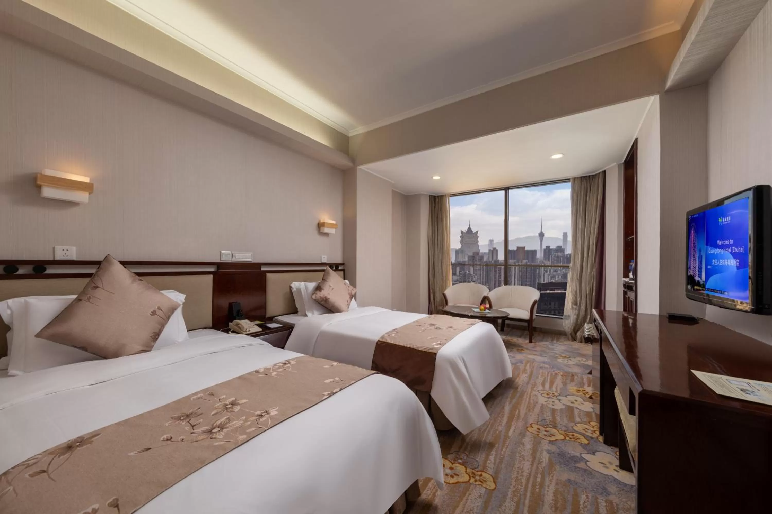 Bed in Guangdong Hotel (Zhuhai)