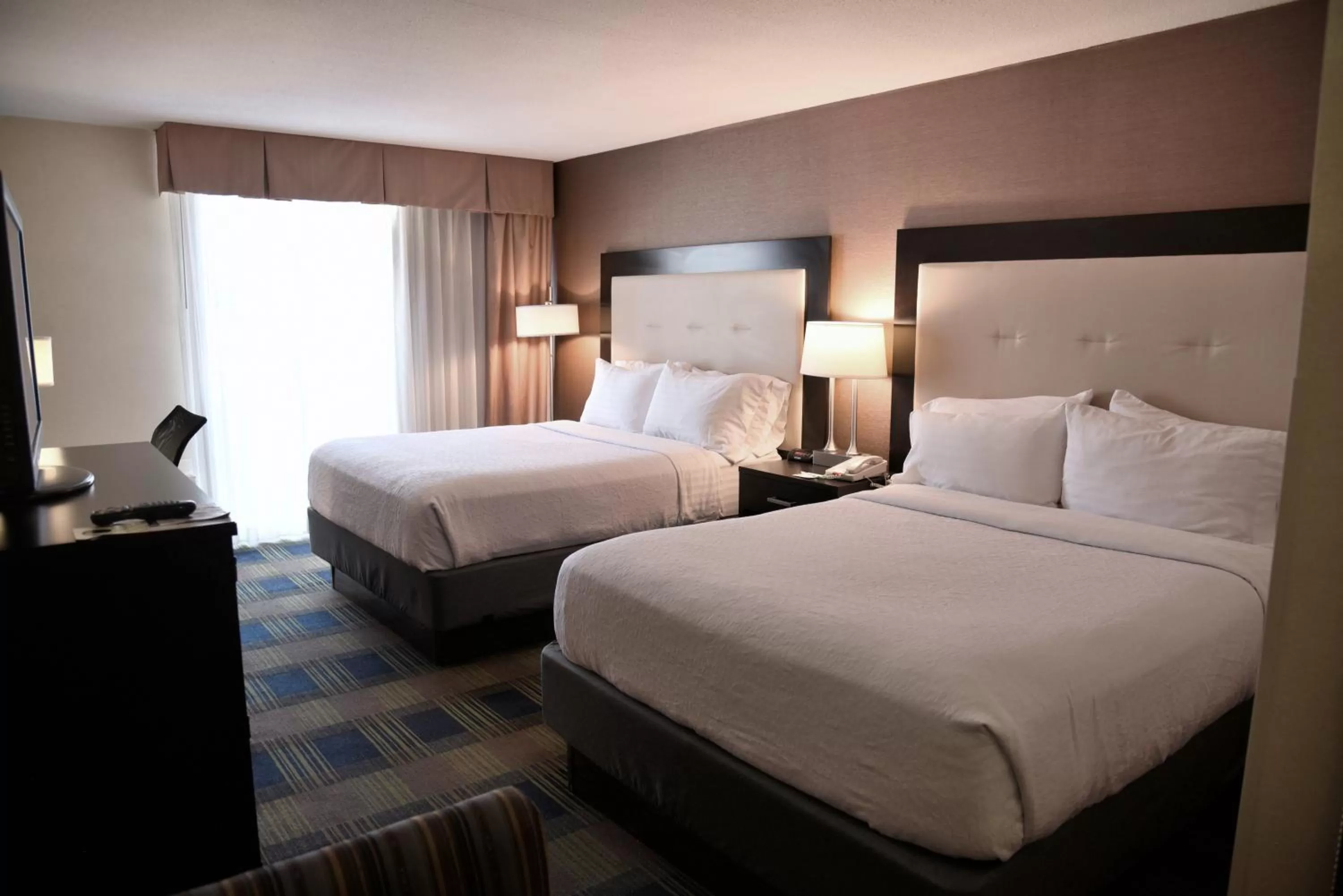 Photo of the whole room, Bed in Holiday Inn Akron-West by IHG