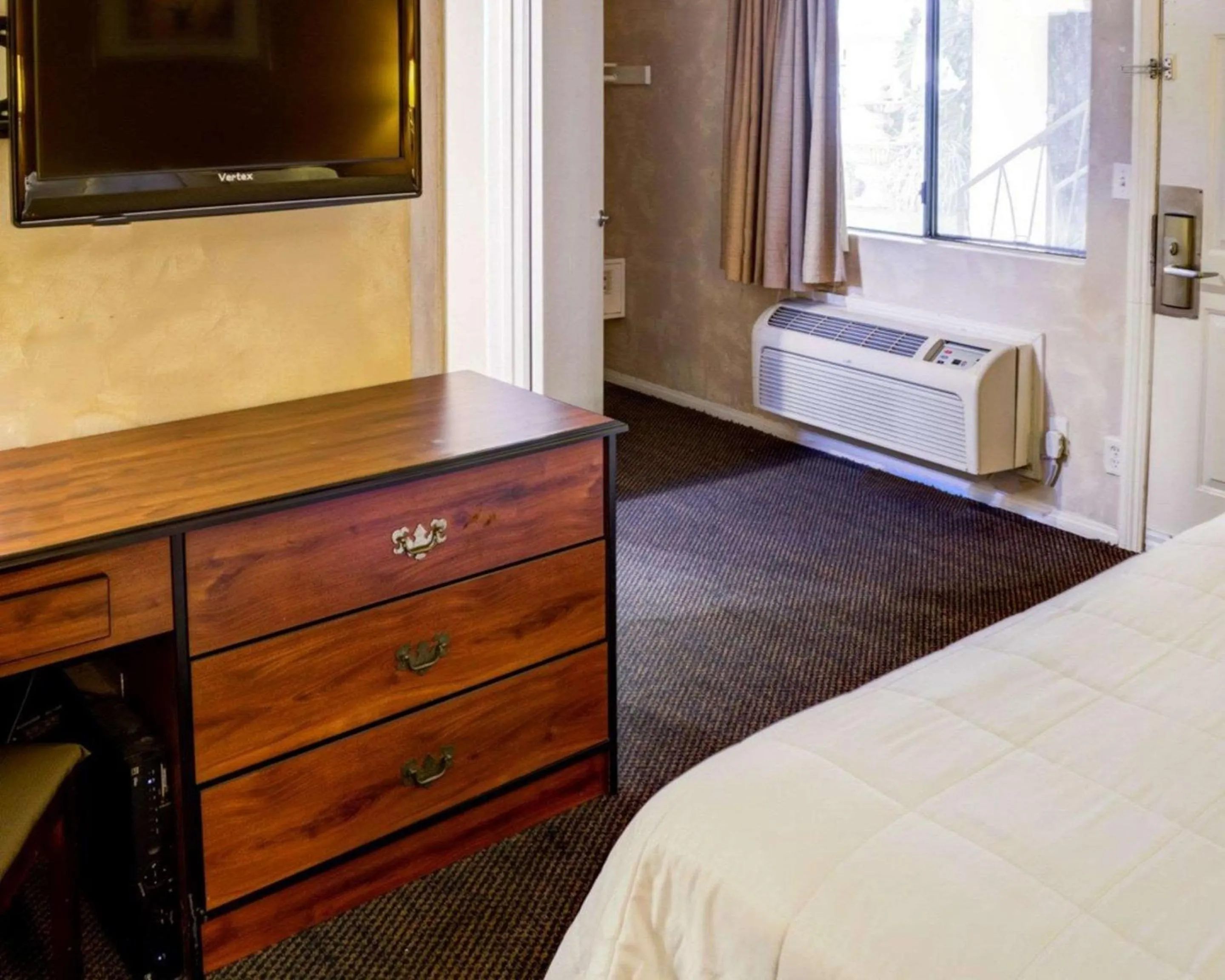 Photo of the whole room in Rodeway Inn near Venice Beach