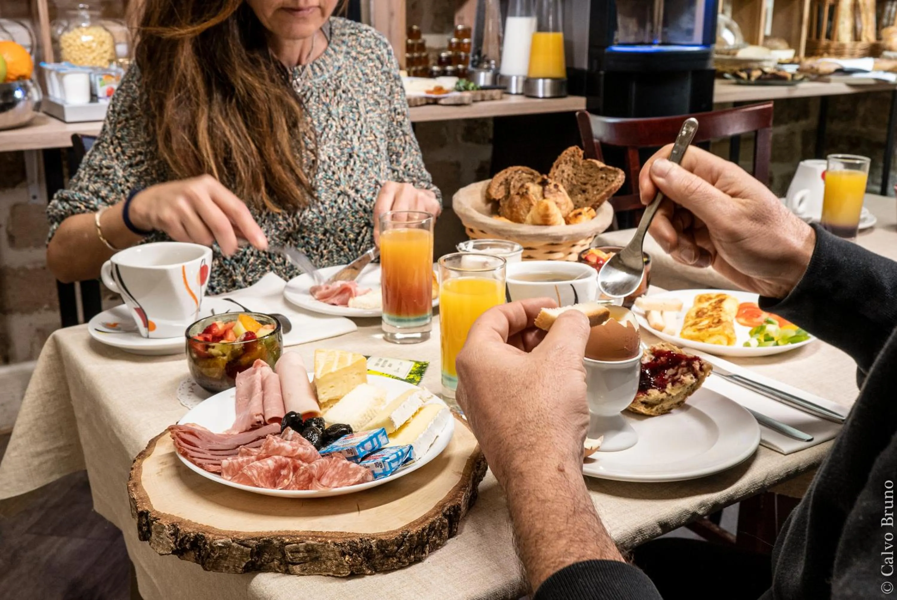 People in 26 Faubourg - Ex-Hotel de Reims