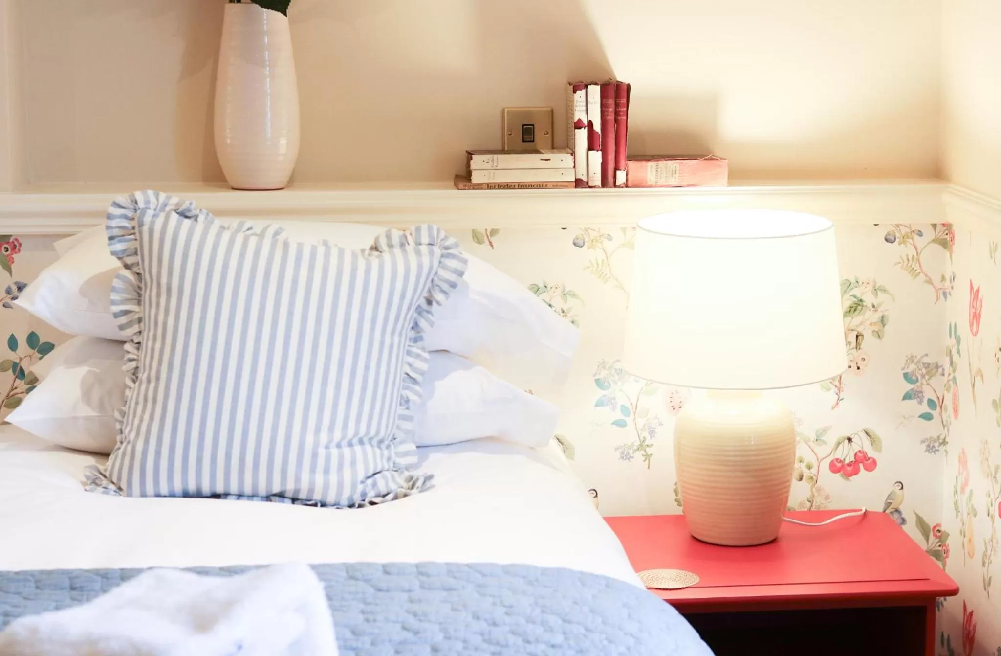 Bed in Fleur de Lys Bampton