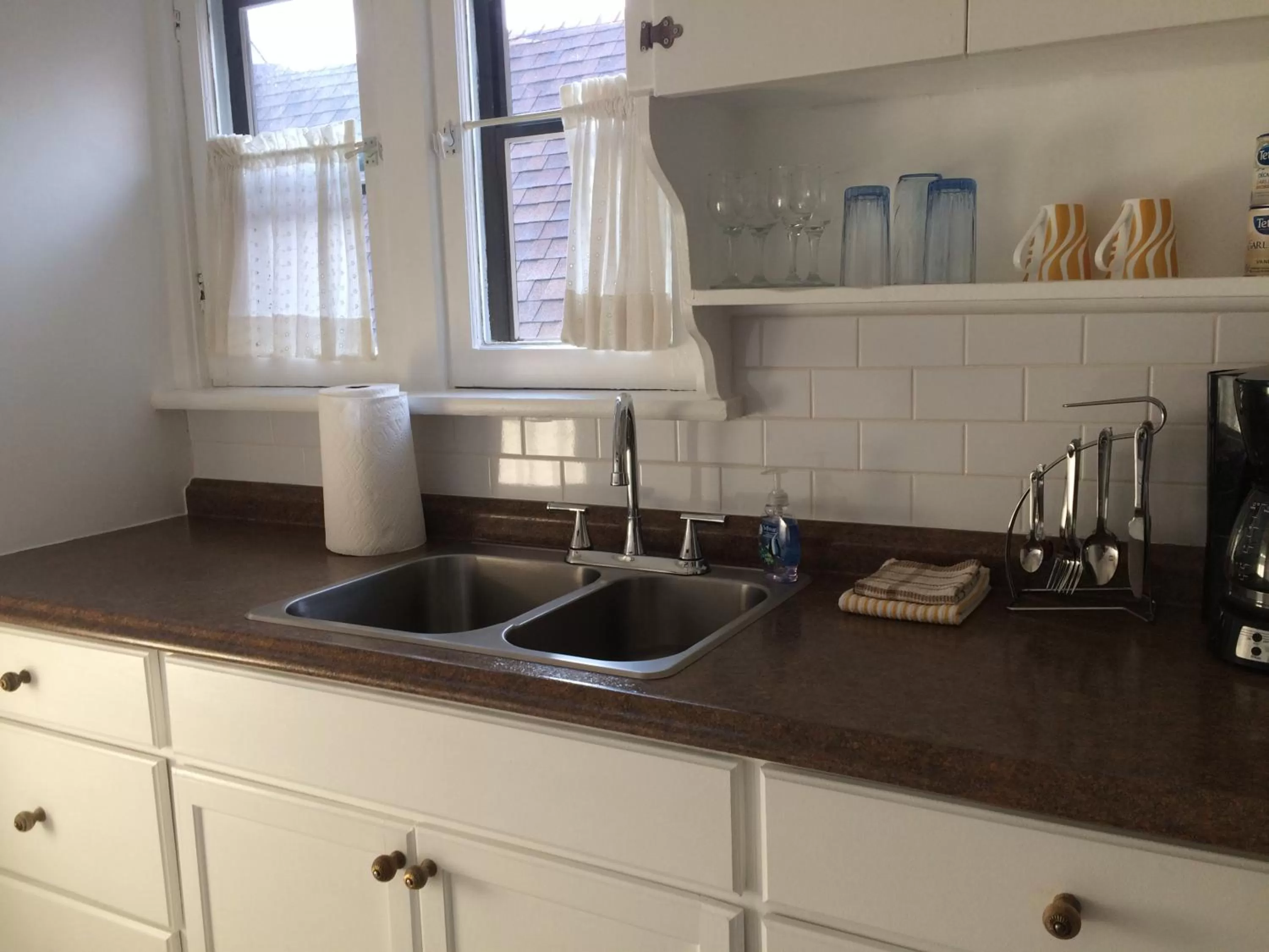 Kitchen or kitchenette, Kitchen/Kitchenette in Grey Gables Inn