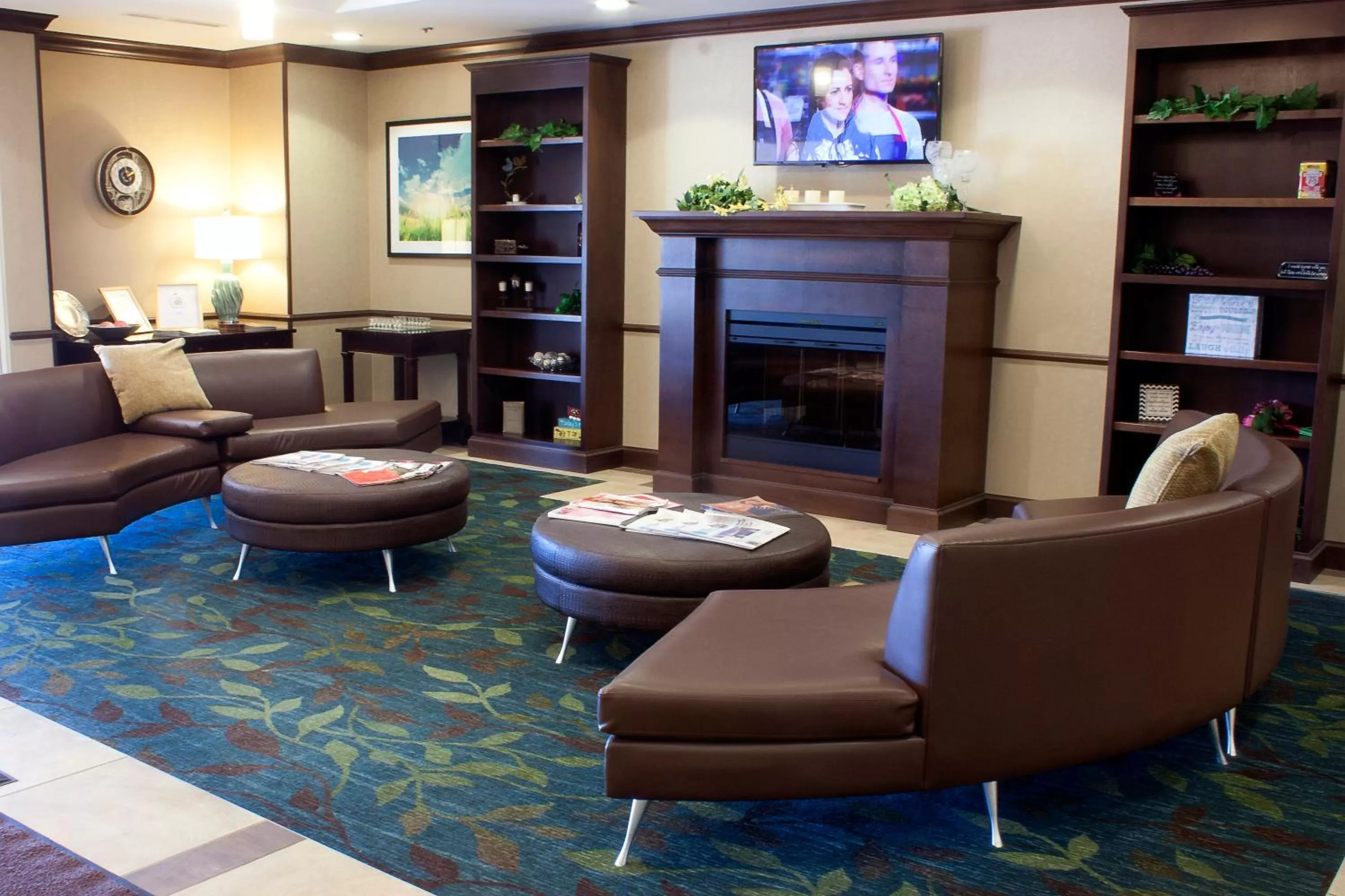 Lobby or reception in Candlewood Suites Youngstown W - I-80 Niles Area by IHG