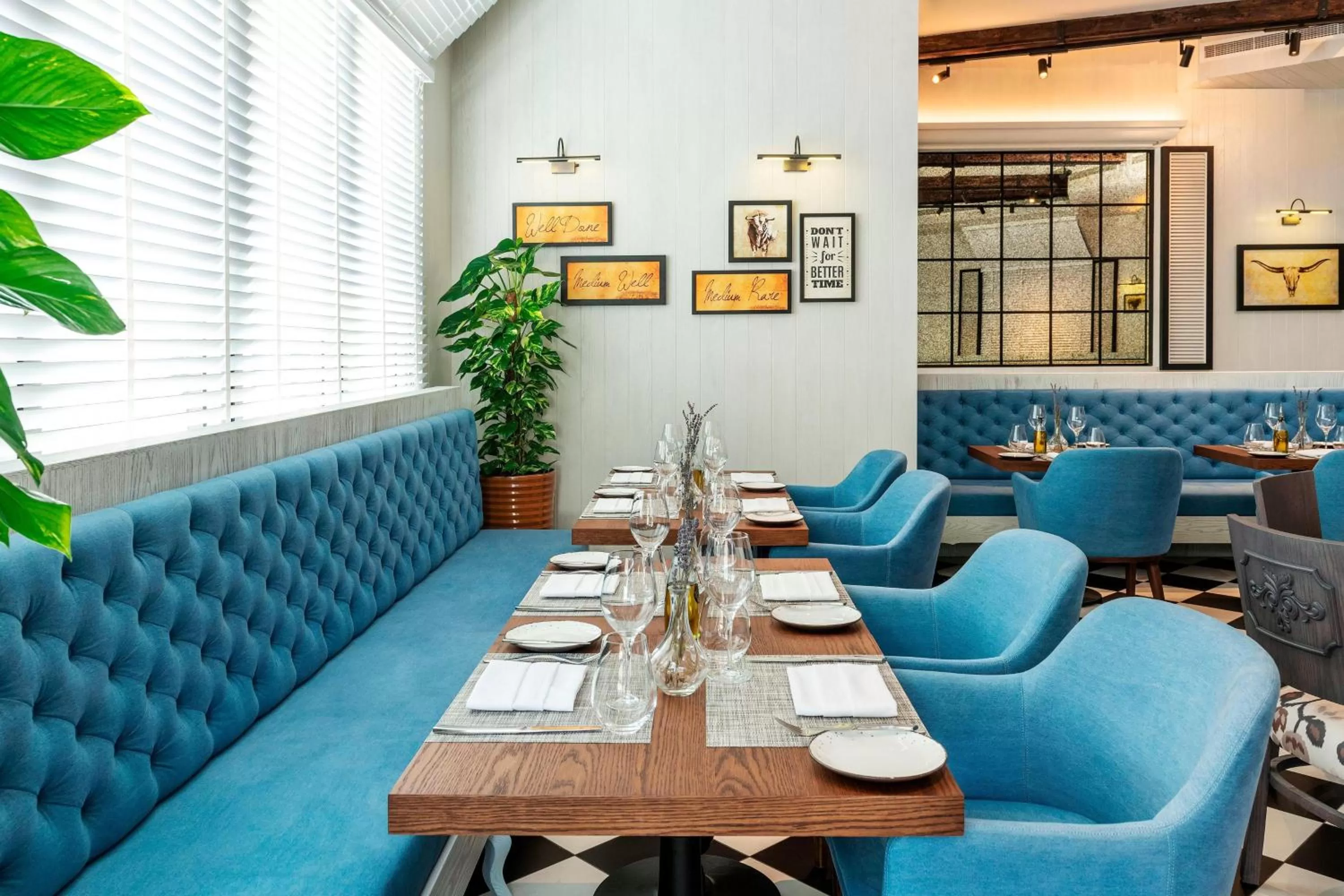 Restaurant/places to eat in Le Méridien Dubai Hotel & Conference Centre