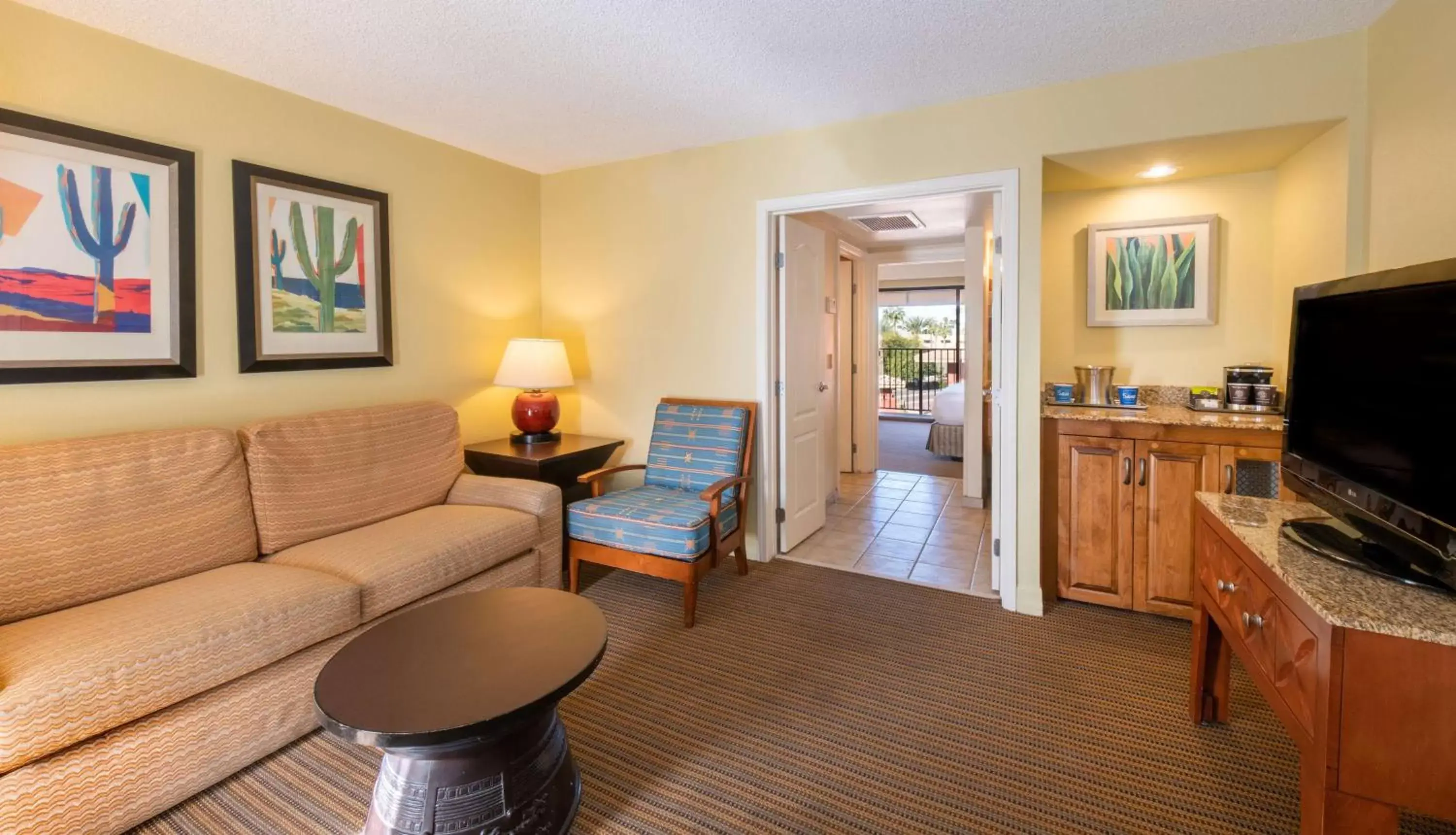 One-Bedroom King Suite in Hilton Phoenix Resort at the Peak One-Bedroom King Suite in Hilton Phoenix Resort at the Peak