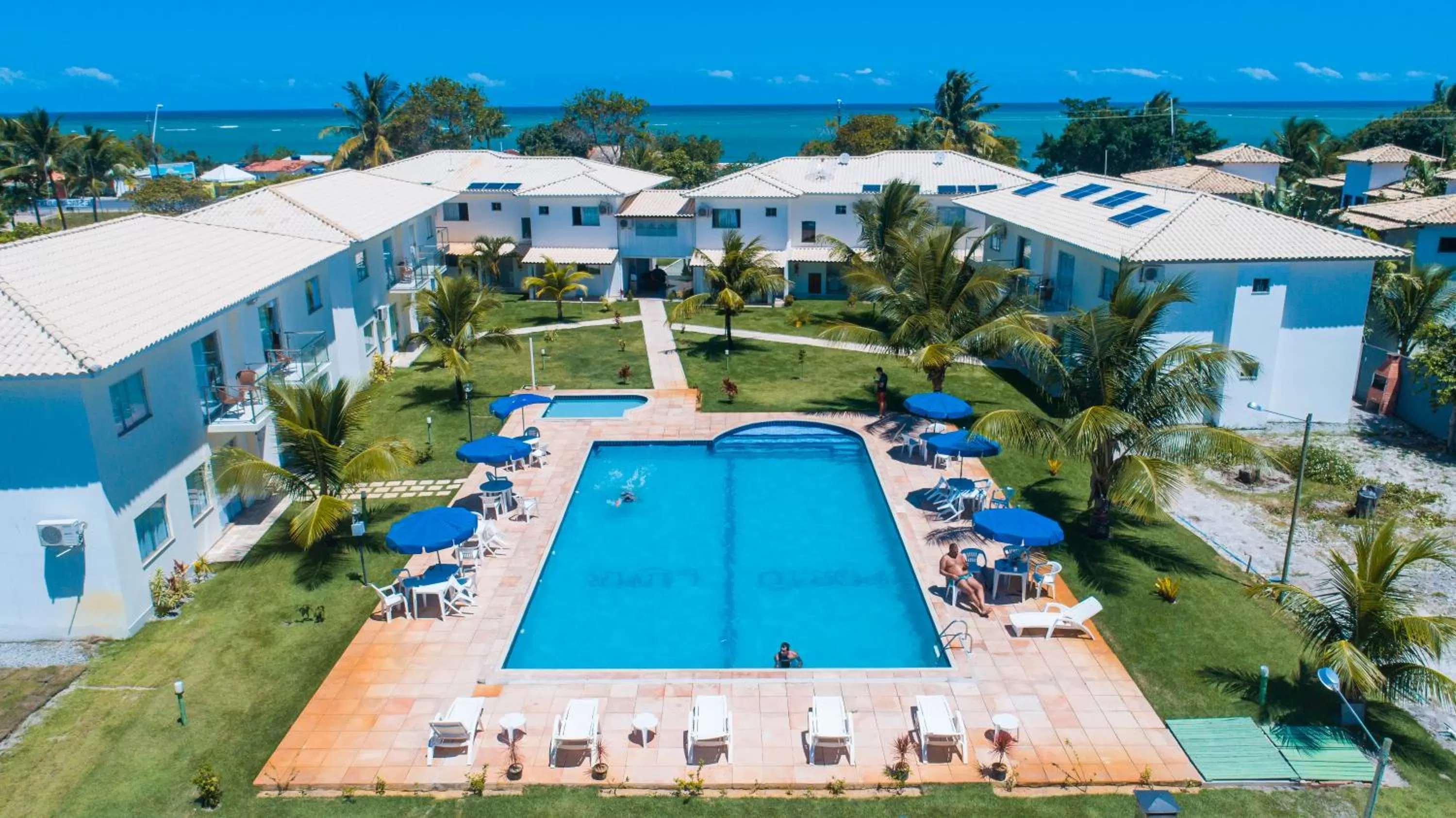 Property building in Porto Luar