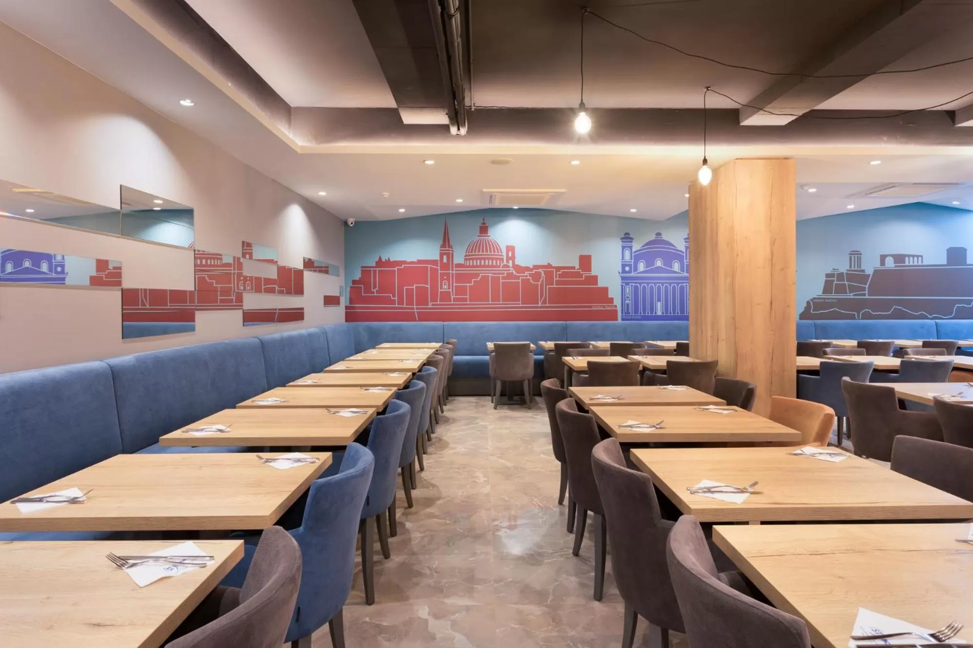 Restaurant/places to eat in Azur Hotel by ST Hotels