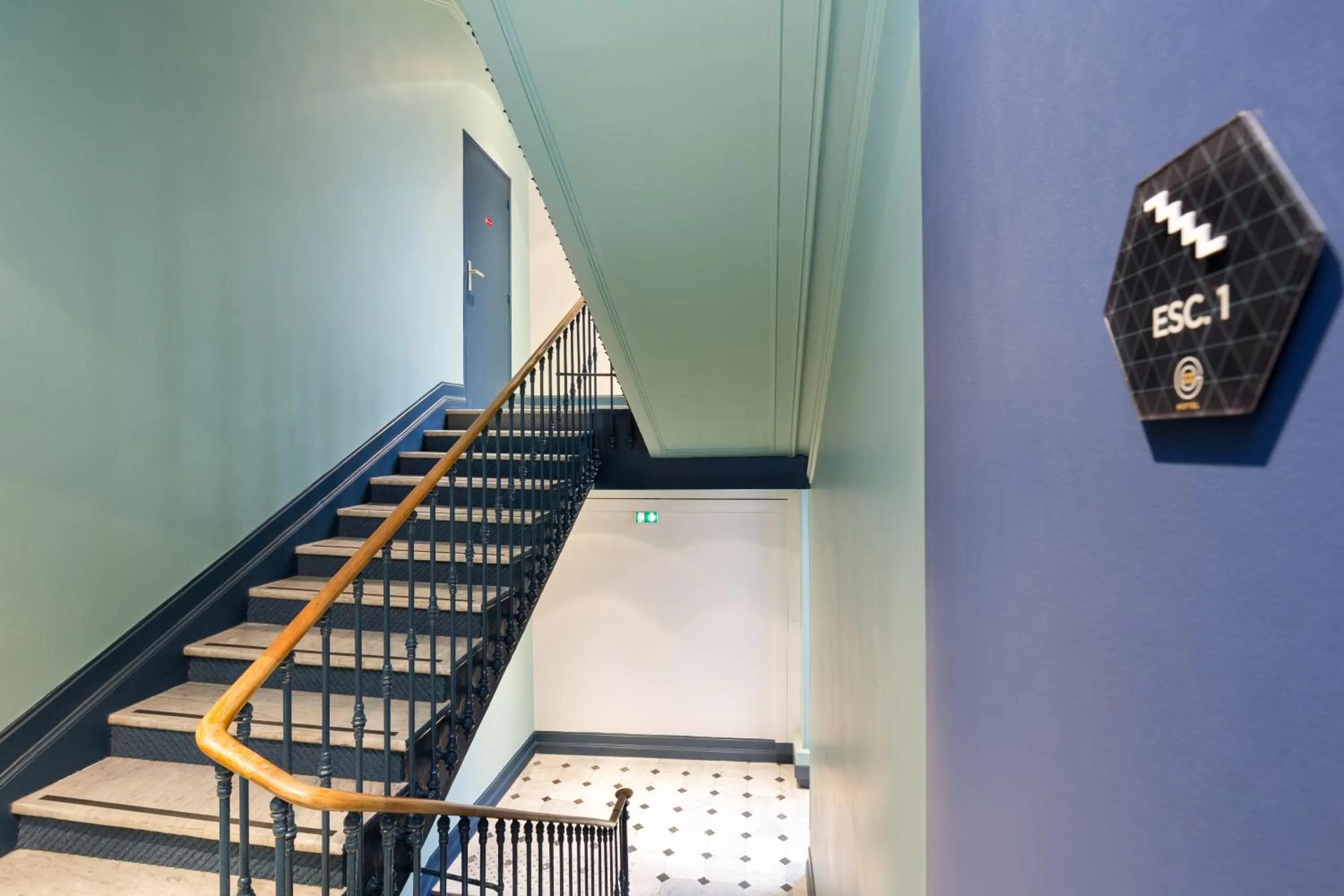 Area and facilities, Balcony/Terrace in Hôtel Ozz by Happyculture