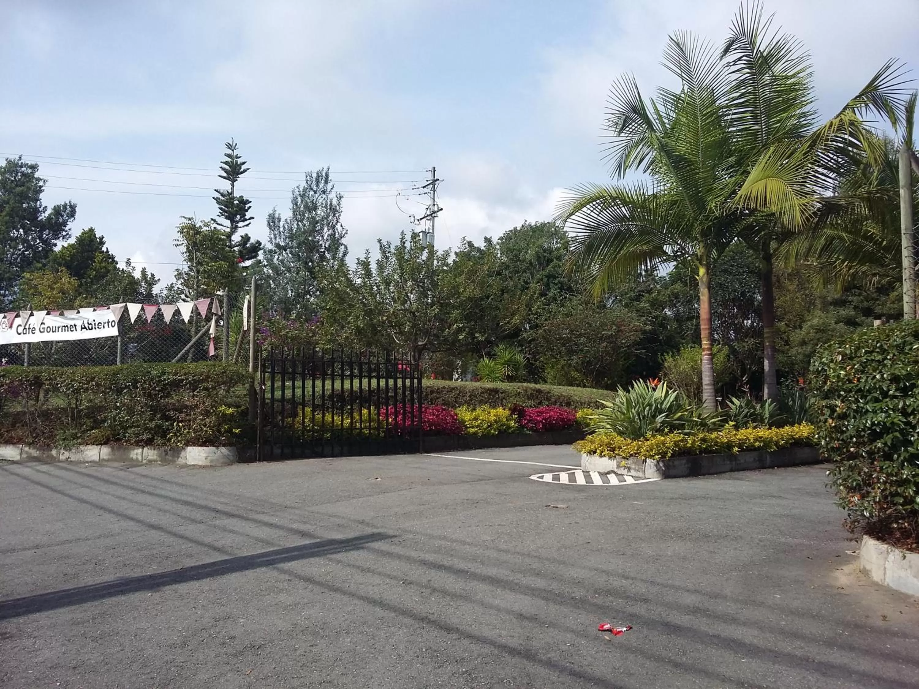 Property building in ALTO LODGING Centro de Entrenamiento Deportivo y Negocios, a 2 pasos del Aeropuerto JMC, Transporte Incluido