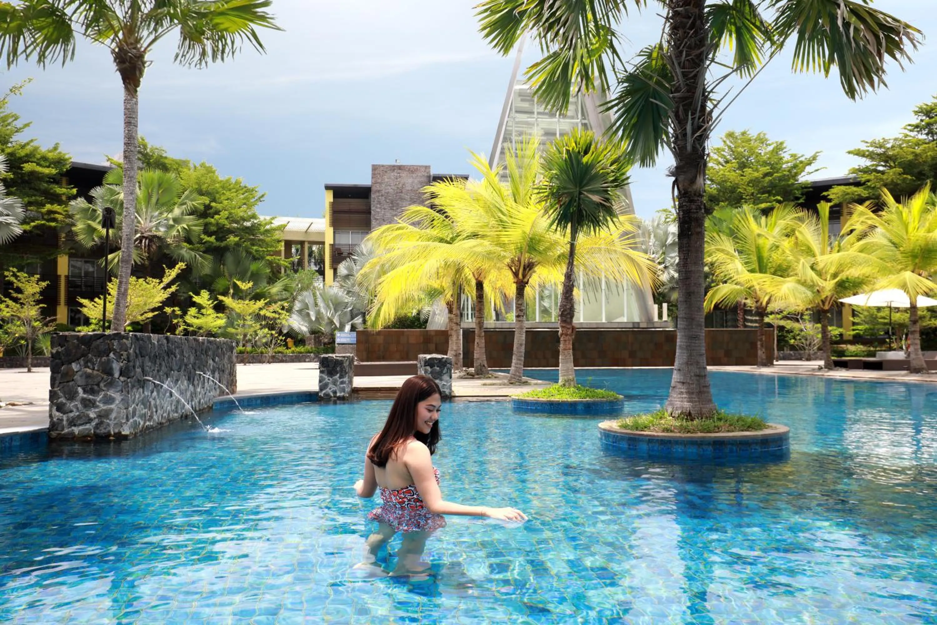 Swimming pool in Novotel Palembang
