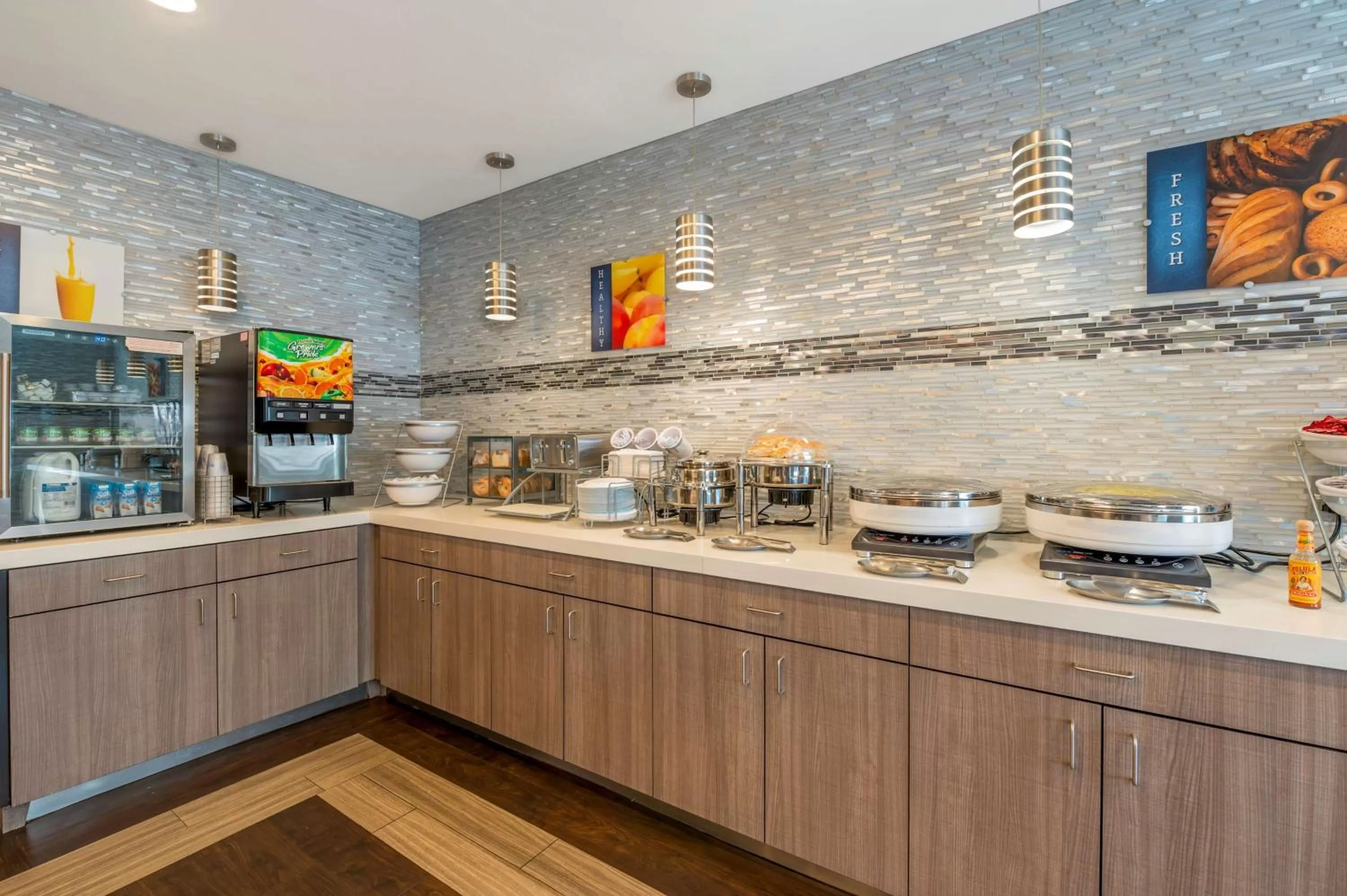 Breakfast in Best Western Hilliard Inn & Suites