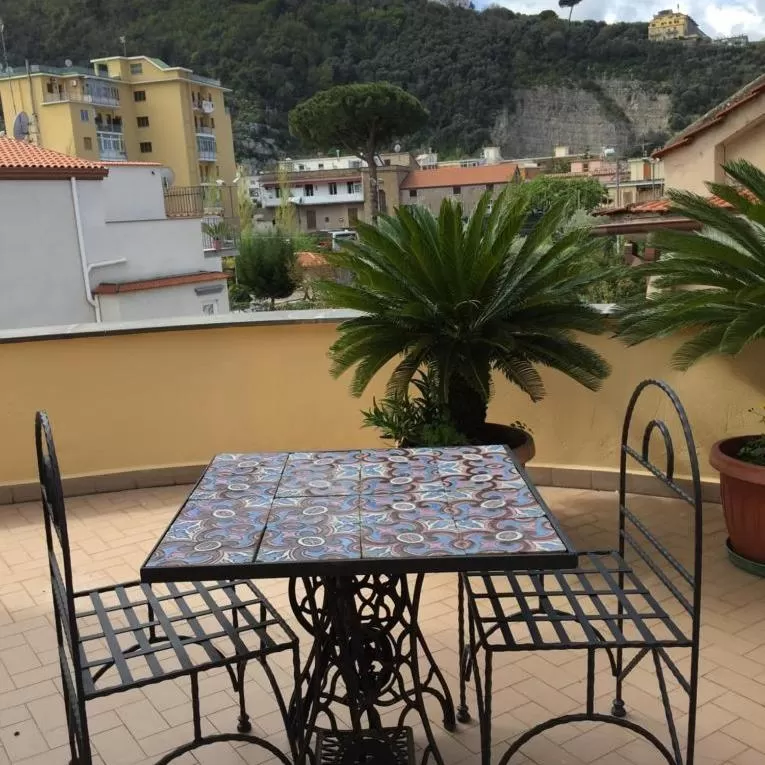 Deluxe King Room in Sorrento Penthouse Suites