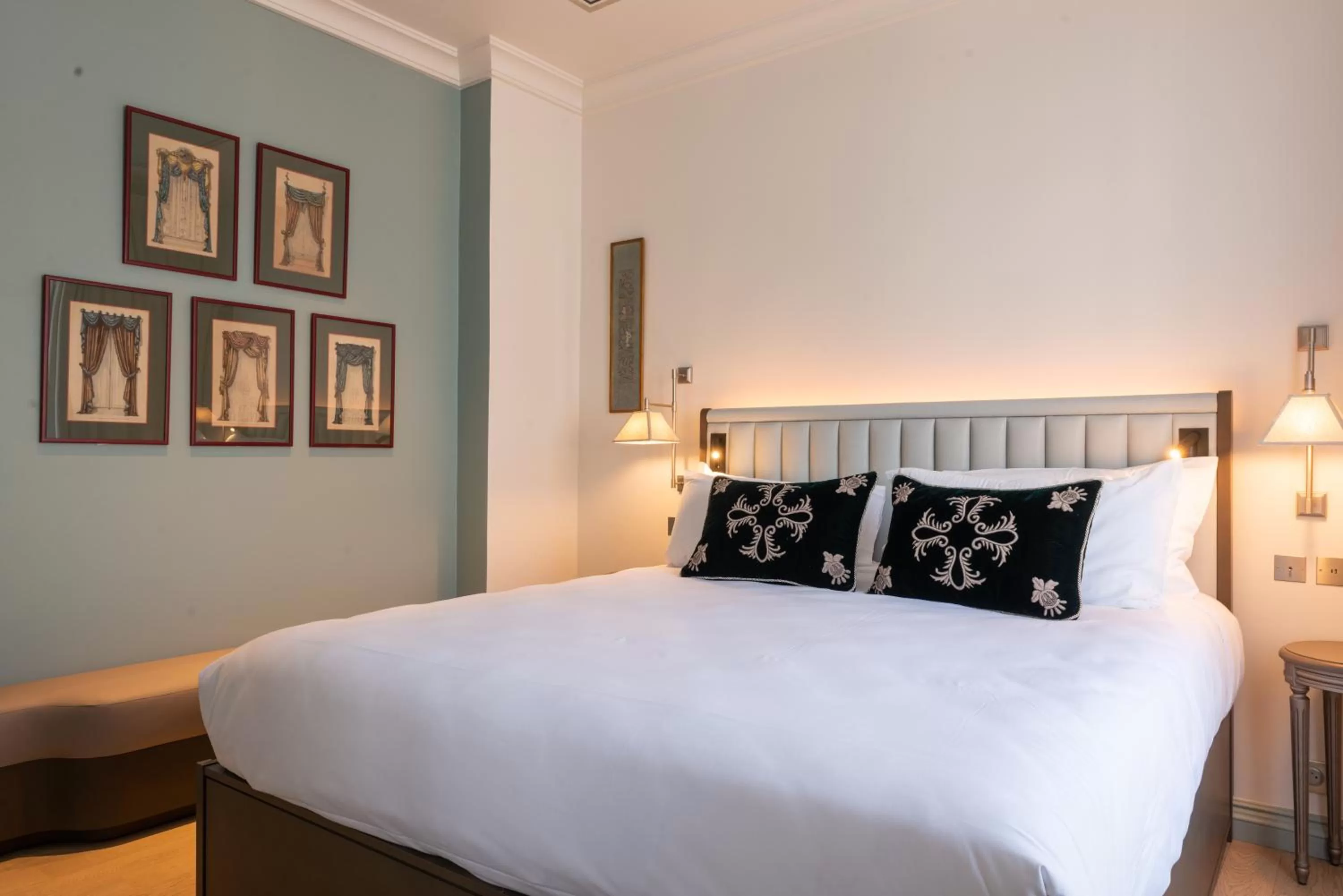 Bed in Hotel de Montesquieu