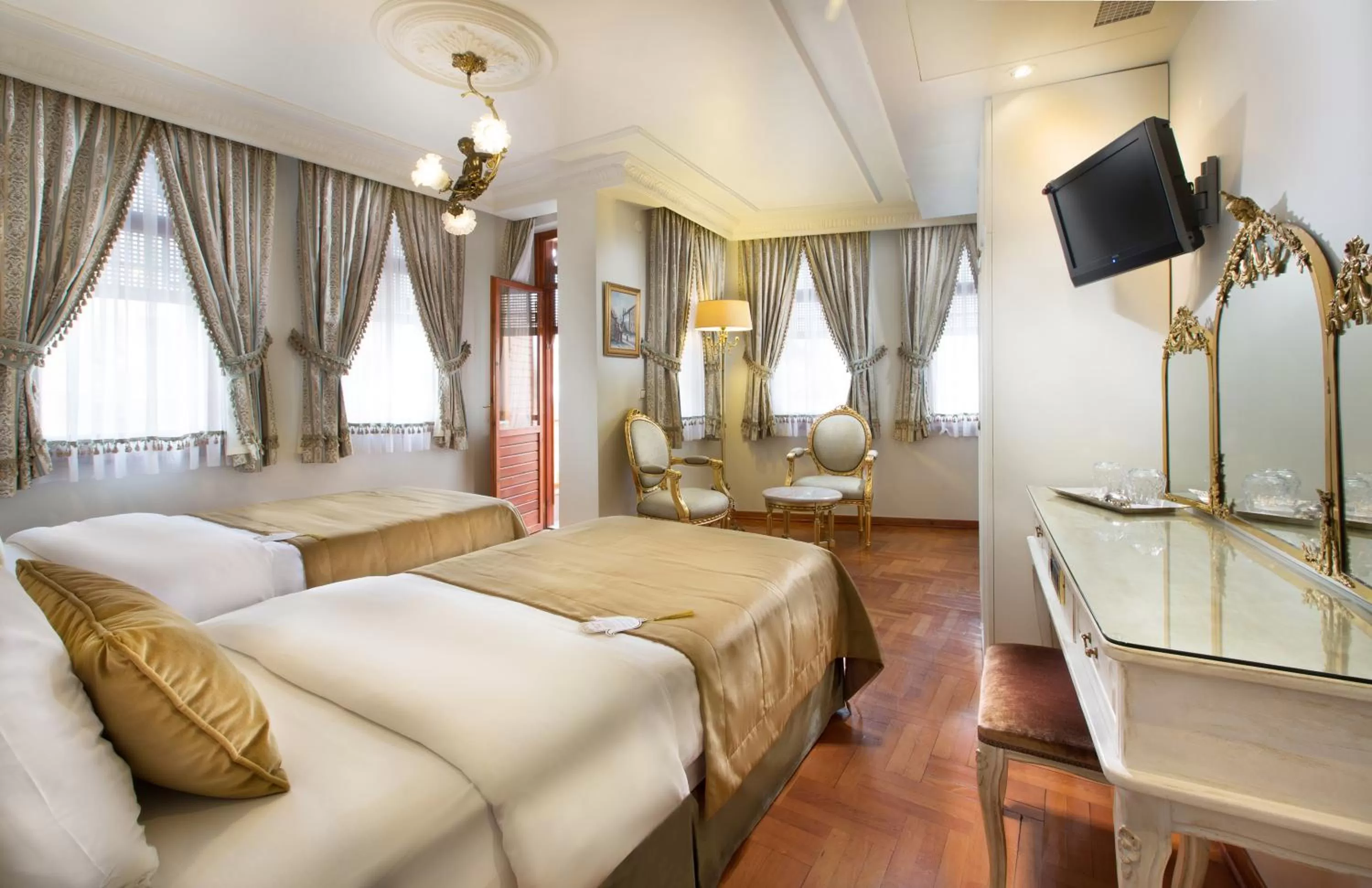 View (from property/room), Bed in Valide Sultan Konagi