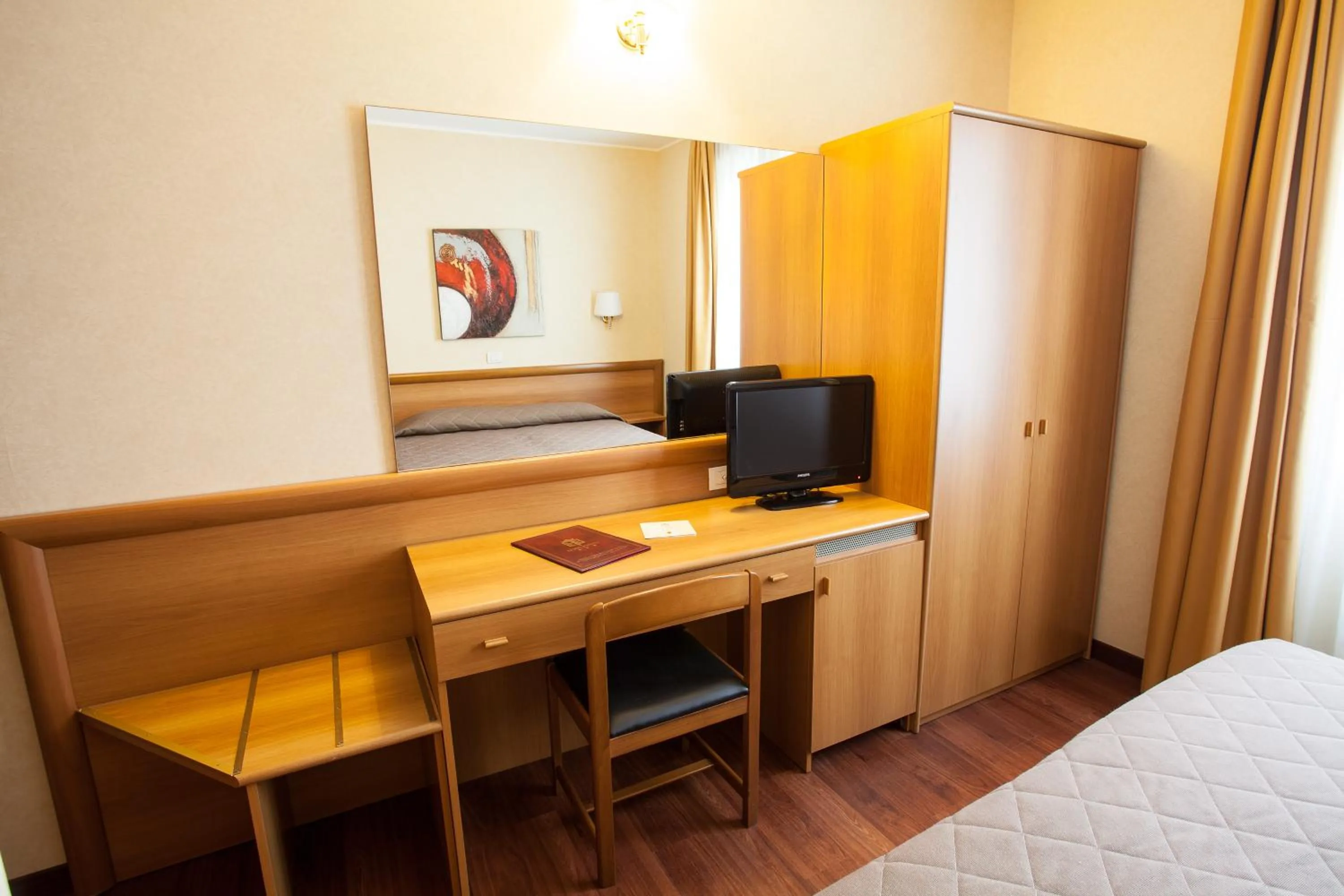 Bedroom, Bed in Hotel Esperia