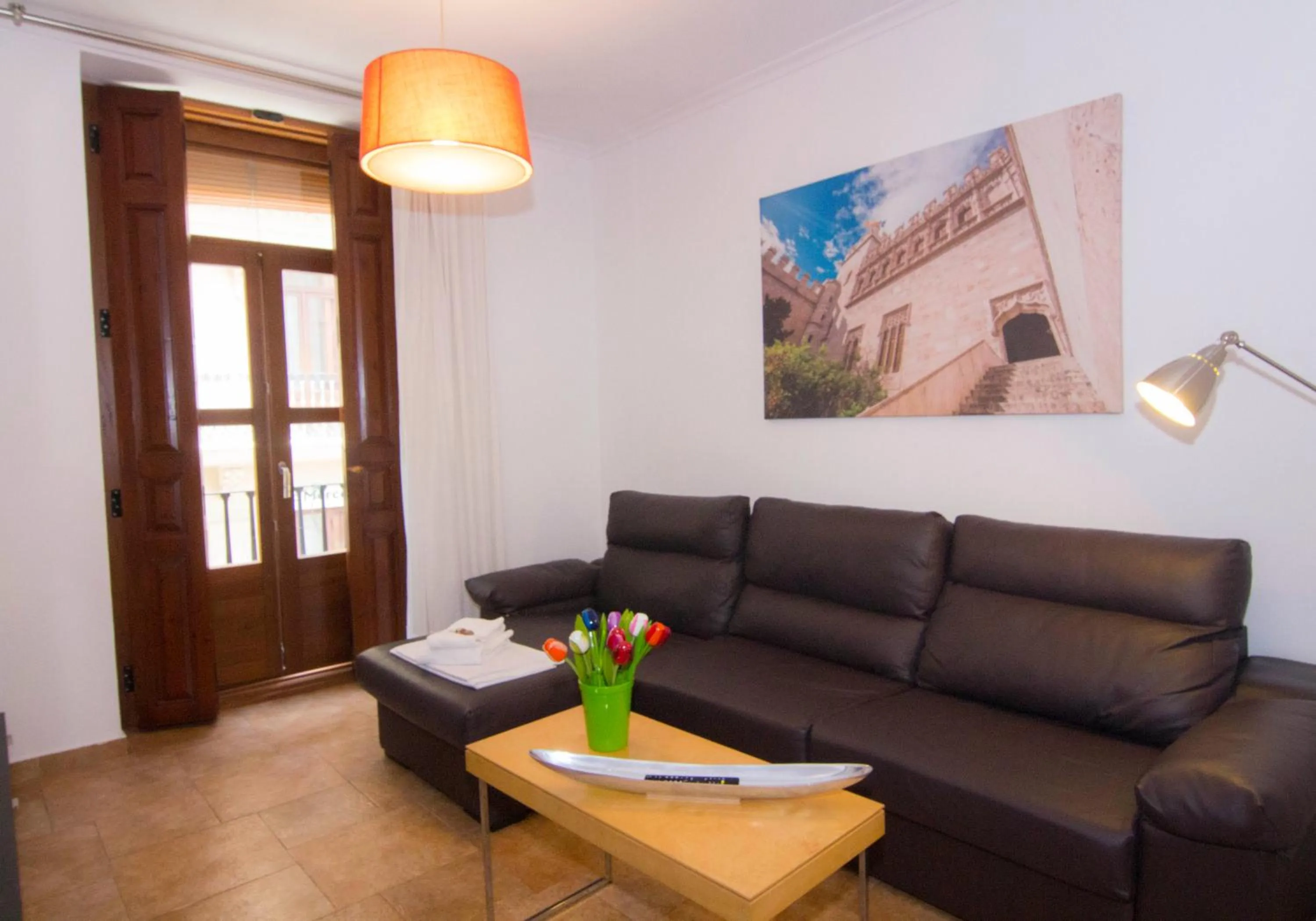 Living room in Living Valencia Apartments - Merced