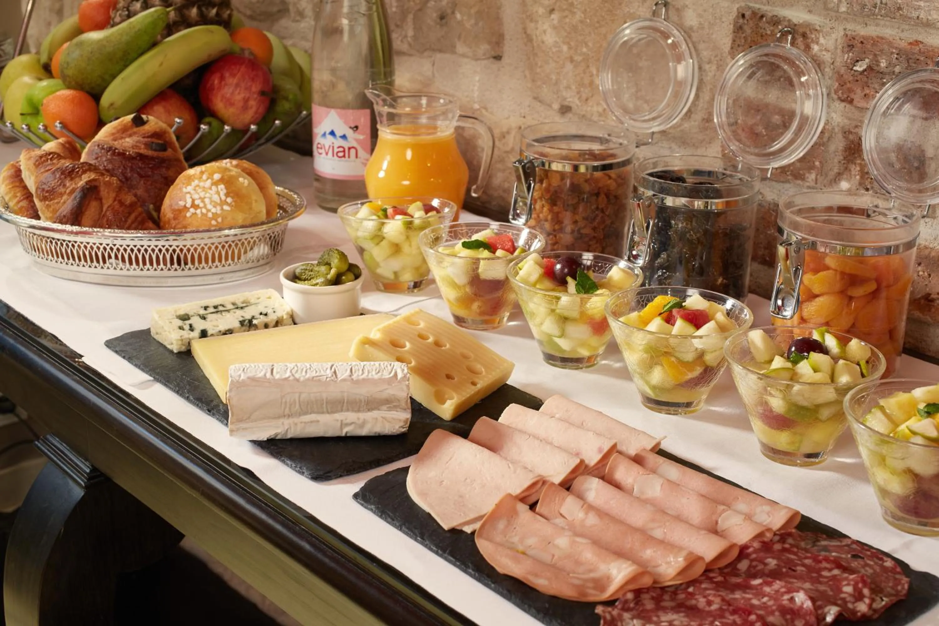 Food close-up in Hôtel Relais Saint Jacques Paris