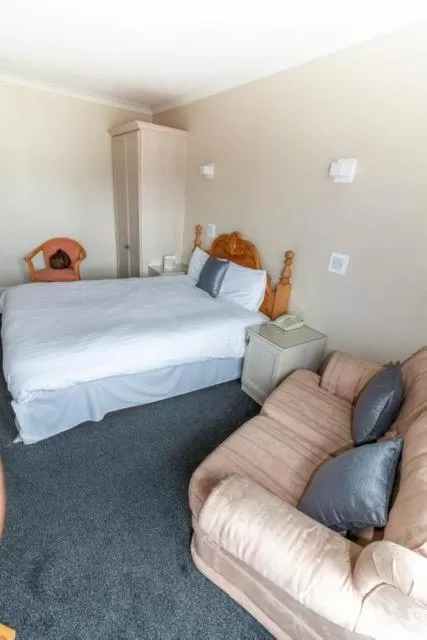 Bed in The Quorn Lodge Hotel