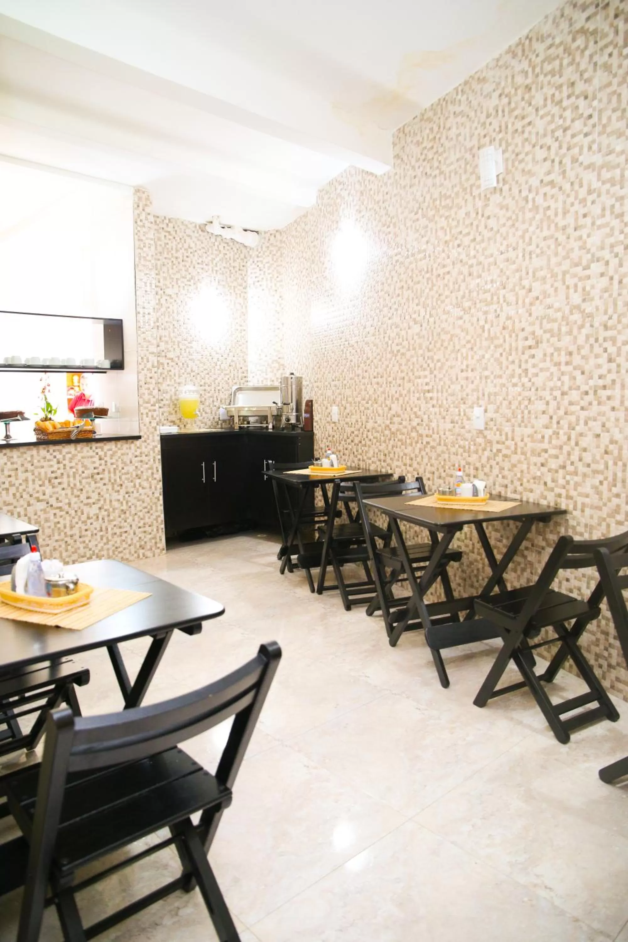 Restaurant/Places to Eat in Hotel Hot Brás