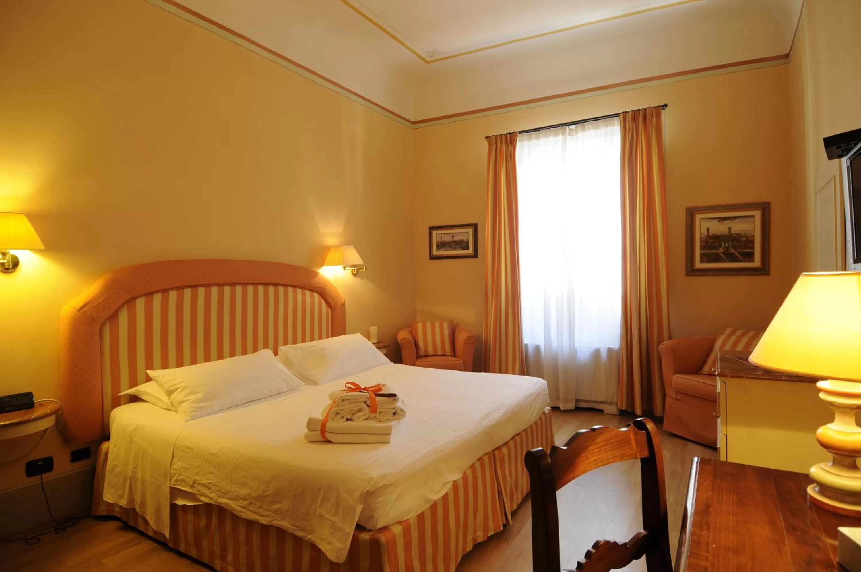 Photo of the whole room, Bed in A Palazzo Busdraghi Residenza D'Epoca