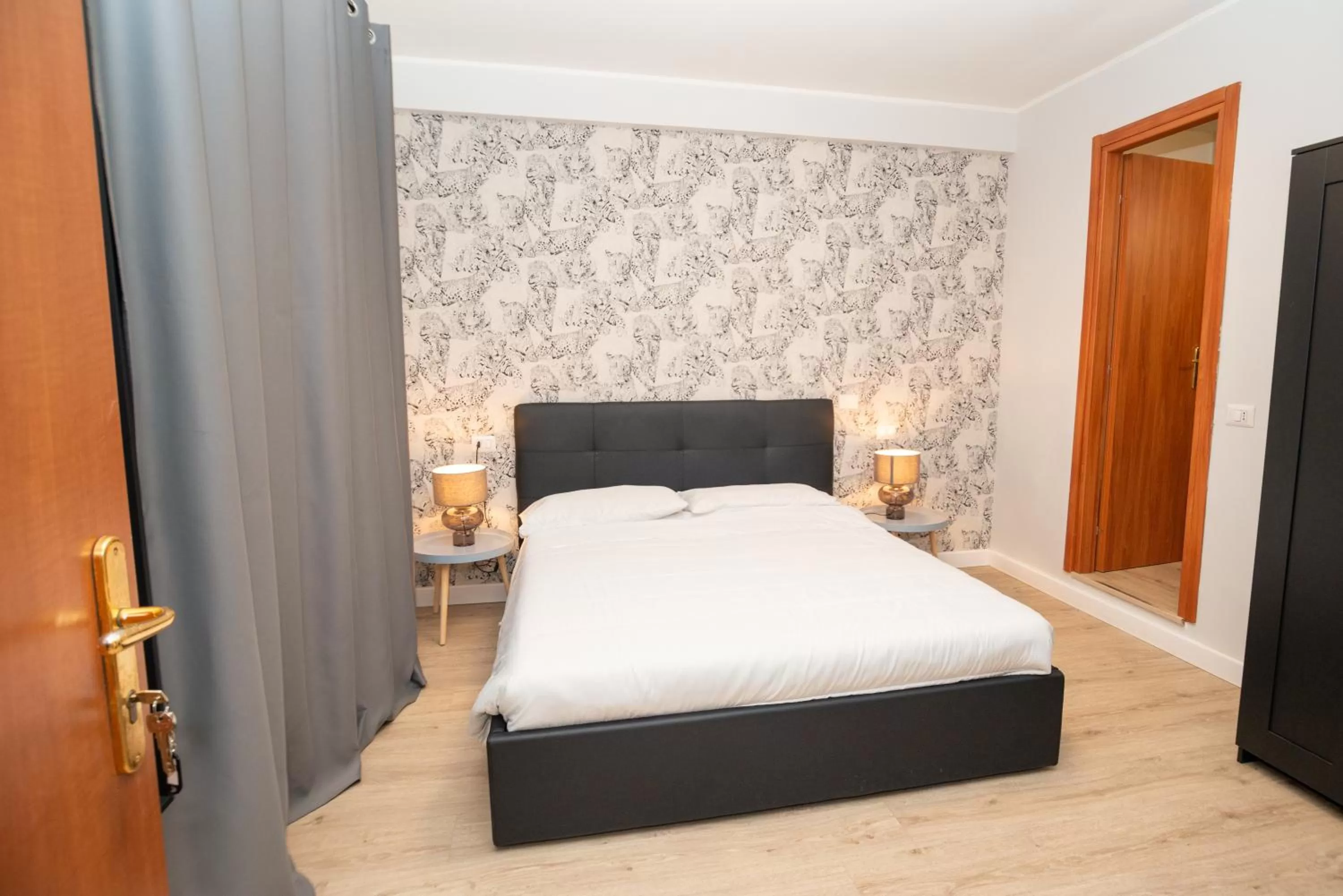 Bed in Casa flowers 2