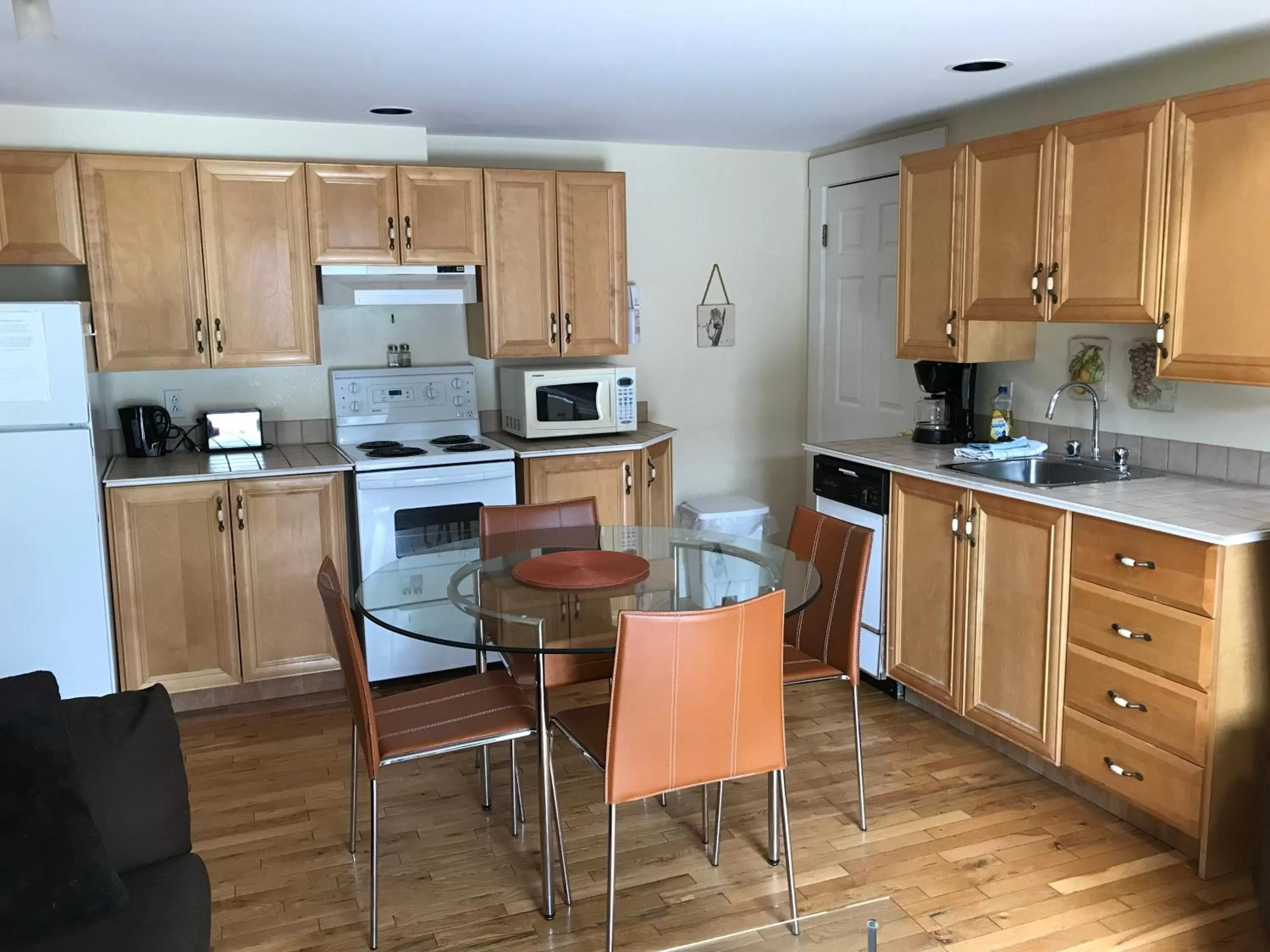 kitchen in Leaside Manor