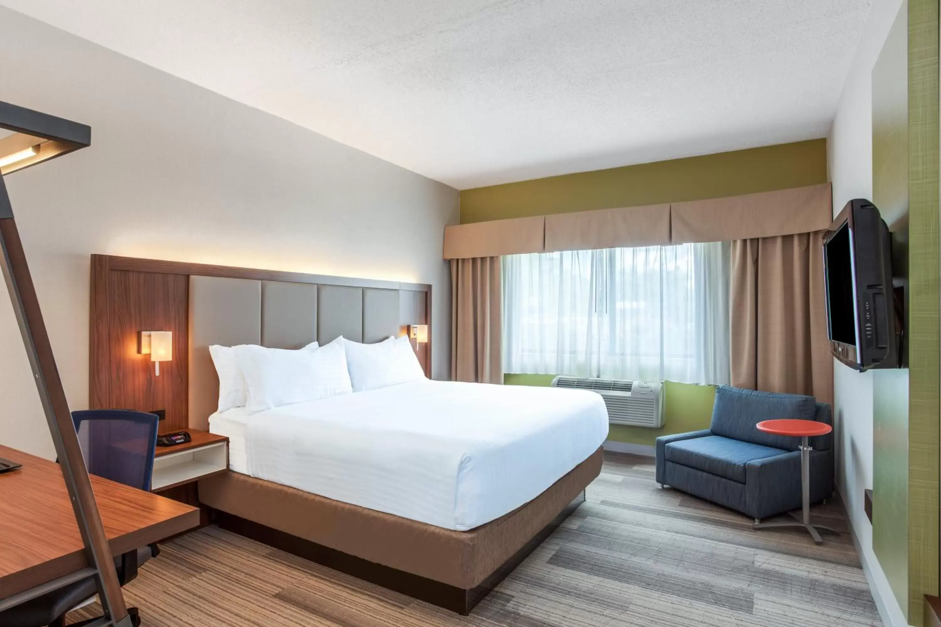 Junior Suite in Holiday Inn Express Hauppauge-Long Island by IHG Junior Suite in Holiday Inn Express Hauppauge-Long Island by IHG