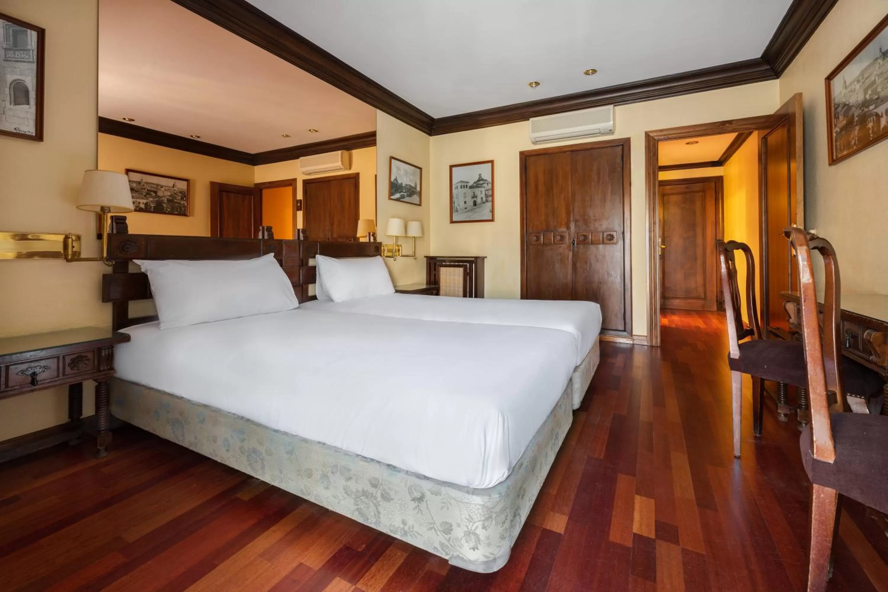 Photo of the whole room, Bed in Crisol Conde Rodrigo