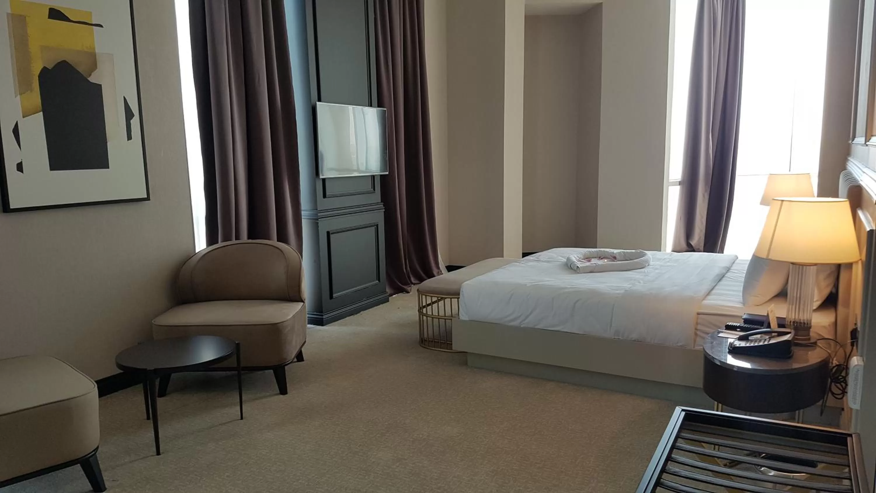 Bedroom, Bed in Horizon Manor Hotel