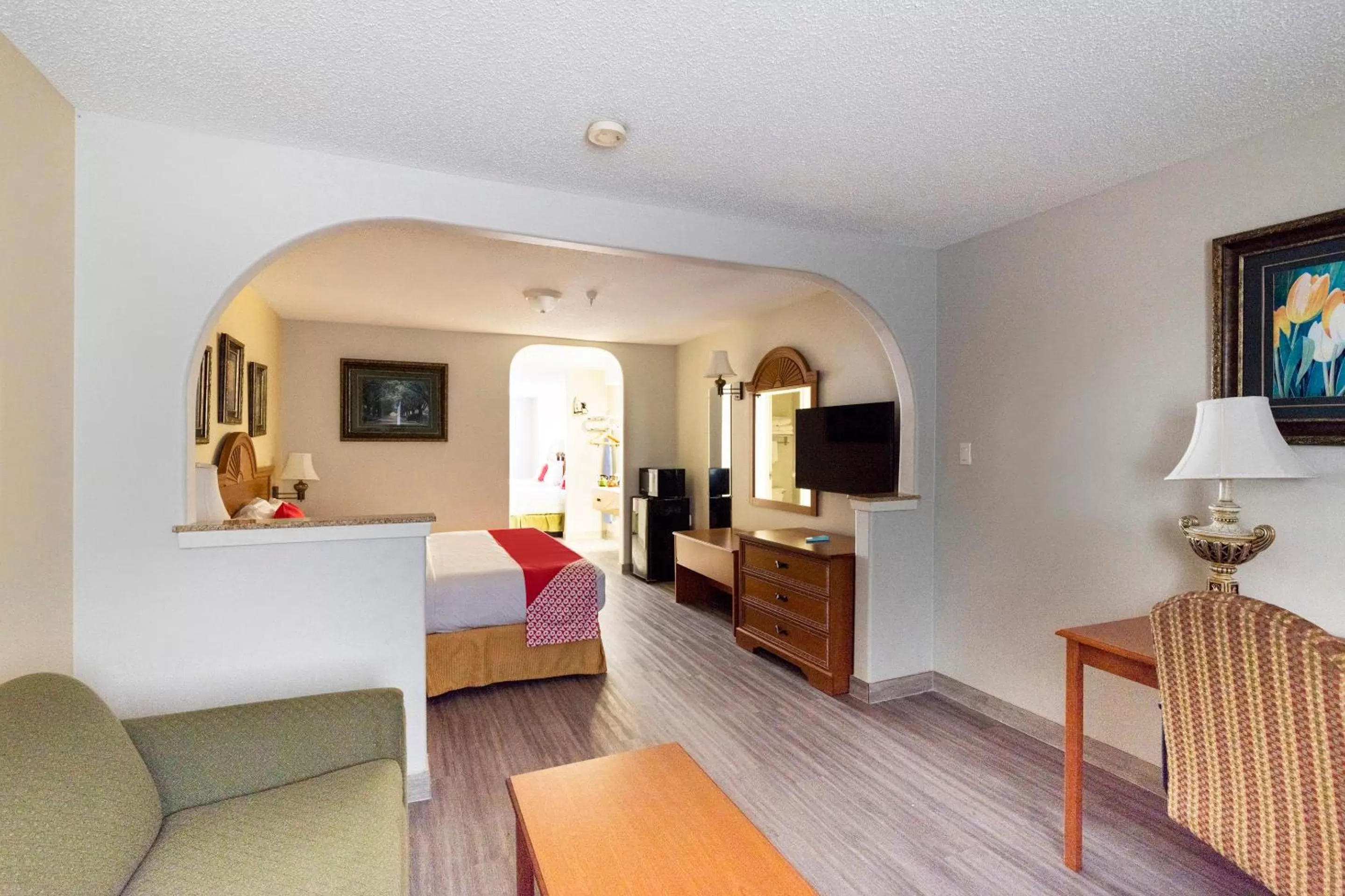 Three-Bedroom Suite in Red Roof Inn Stafford, TX