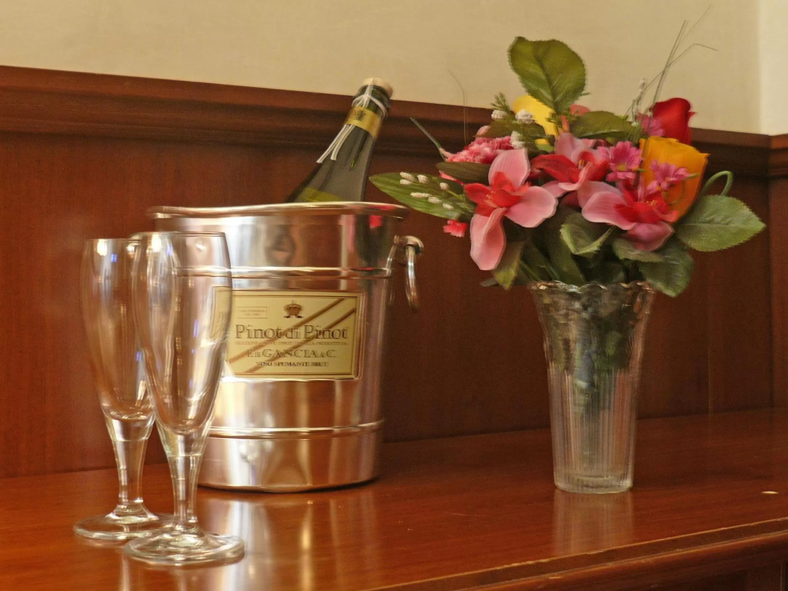 Decorative detail in Cambridge Hotel