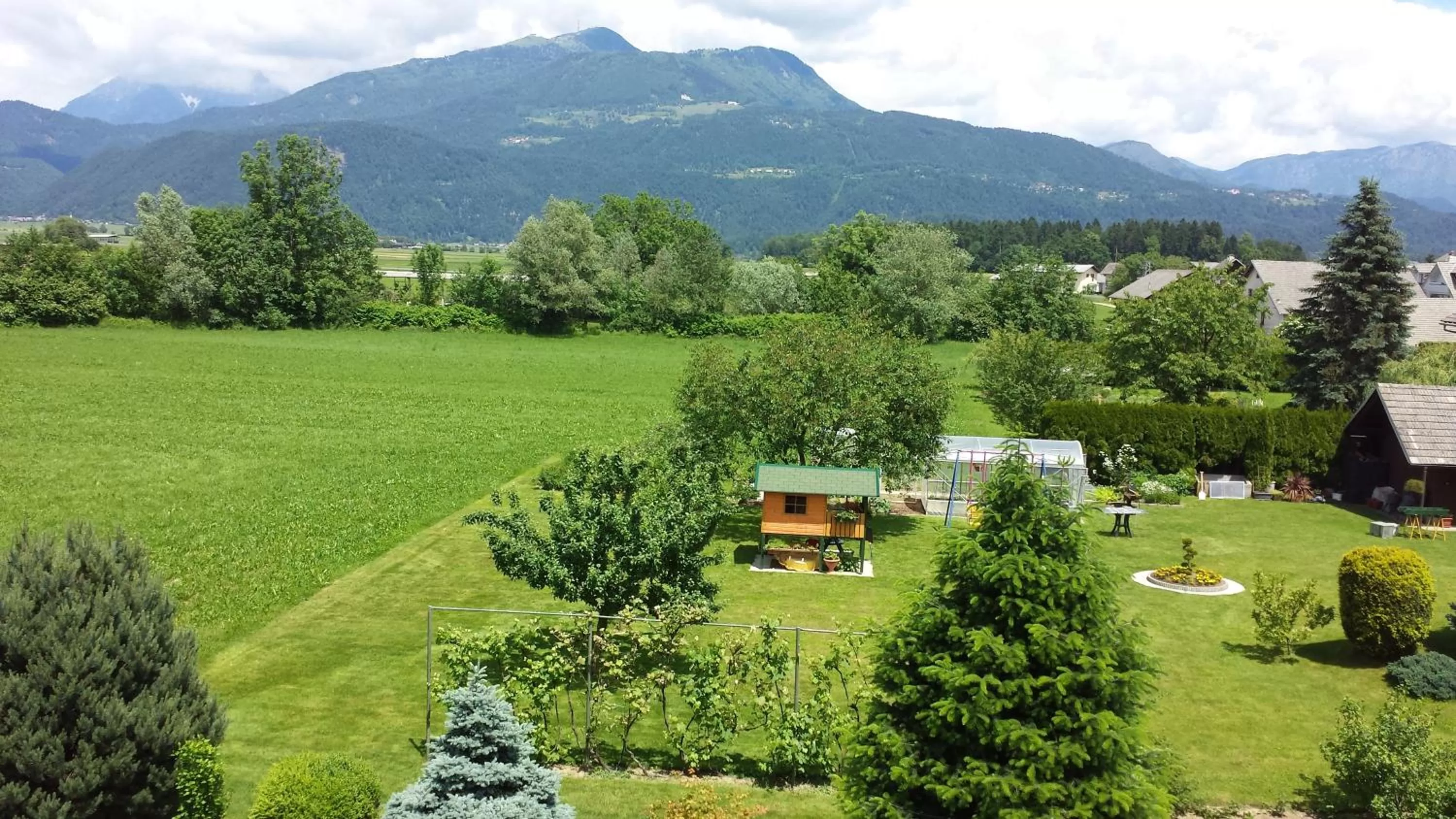 Garden view in Rooms & Apartments Jana