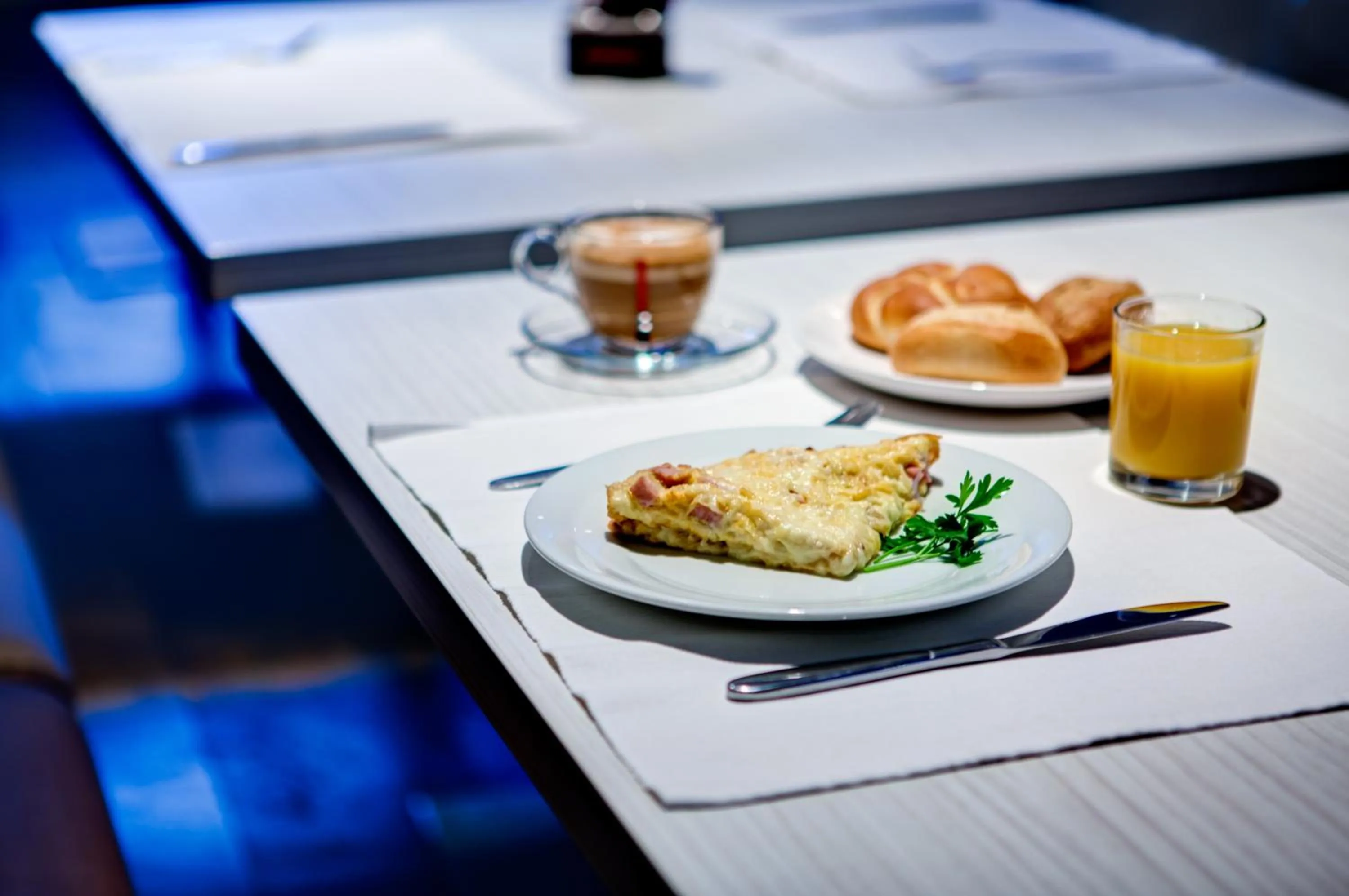 Restaurant/places to eat in Sarroglia Hotel