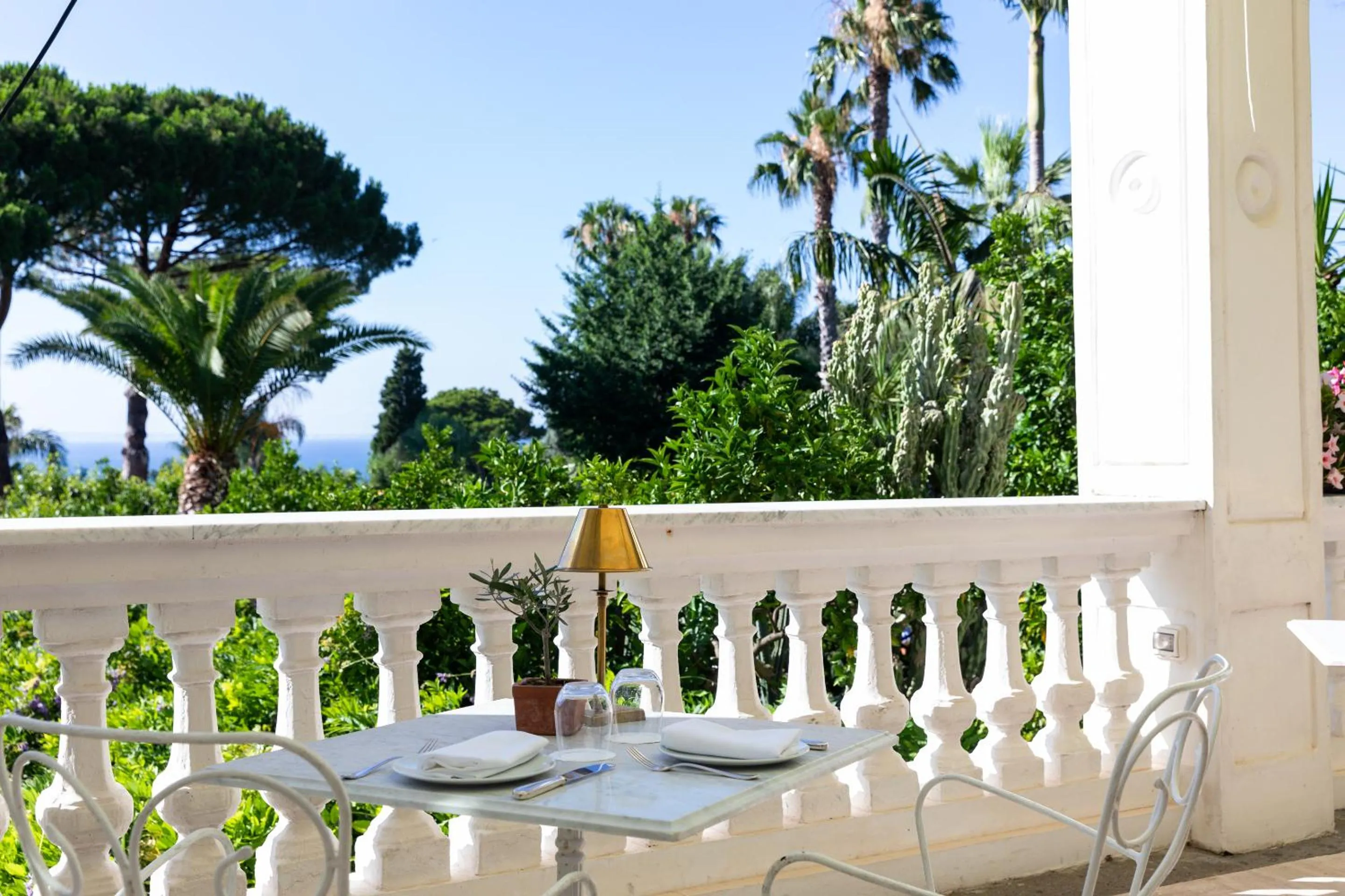 Restaurant/places to eat in Grand Hotel Cocumella