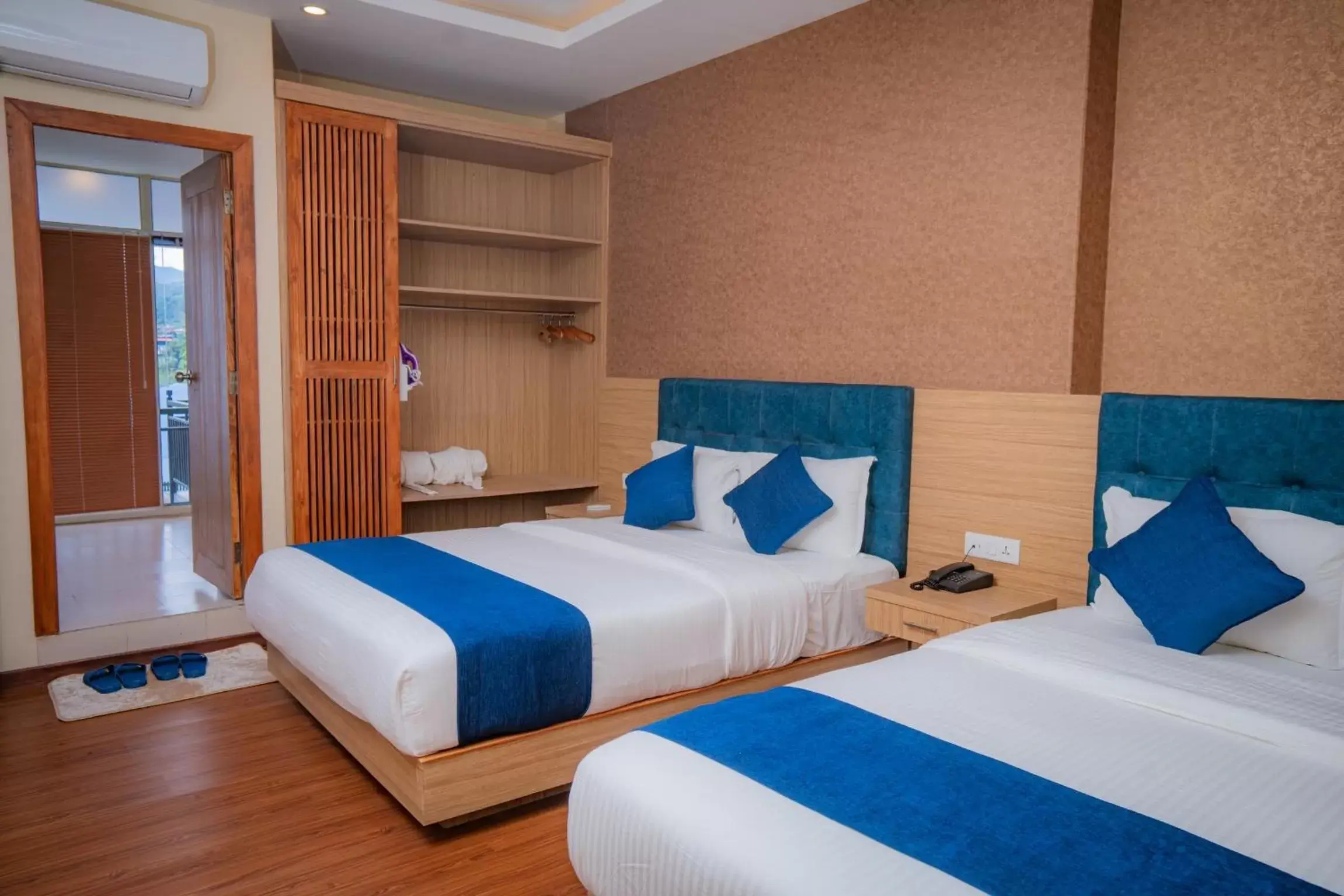 Suite in Majestic Lake Front Hotel & Suites Suite in Majestic Lake Front Hotel & Suites