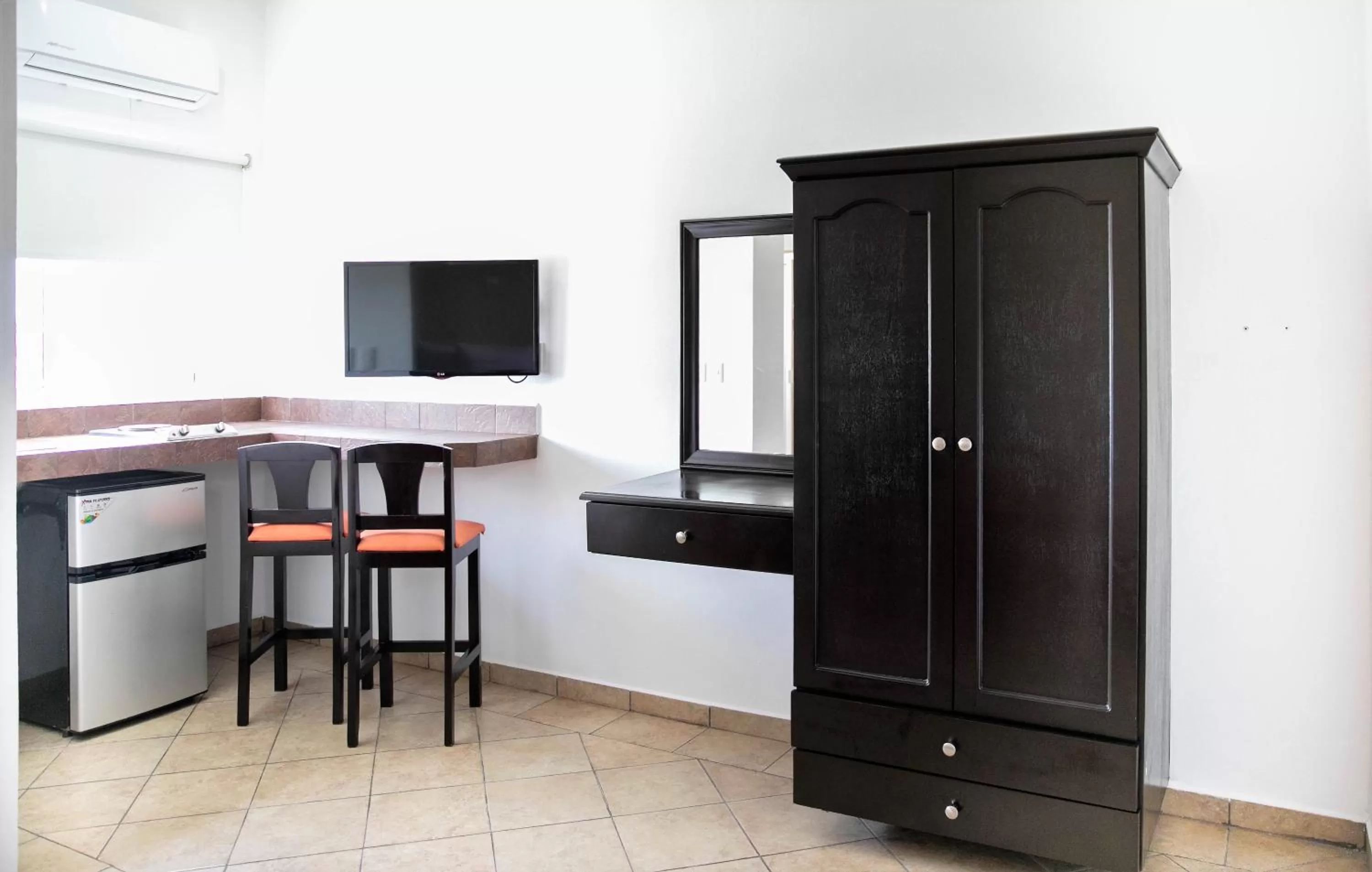 Photo of the whole room in Hotel Colonial Playa del Carmen