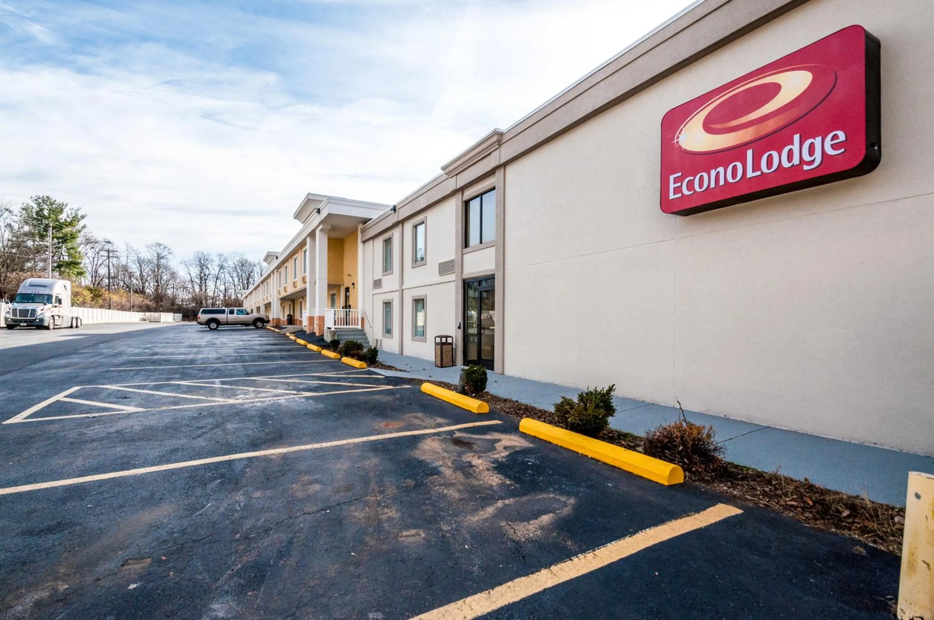 Property building in Econo Lodge Hagerstown