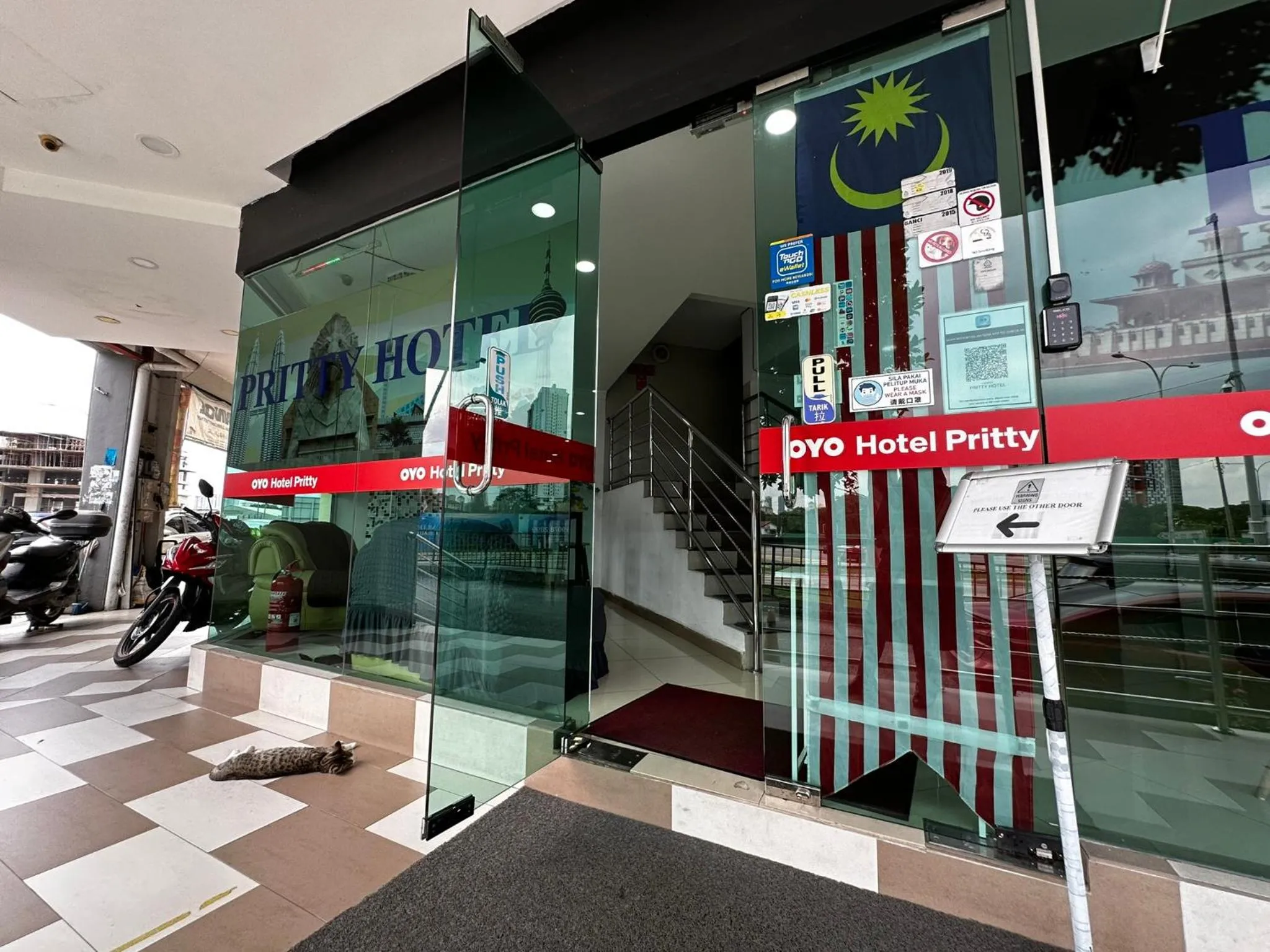 Facade/entrance in Hotel Pritty