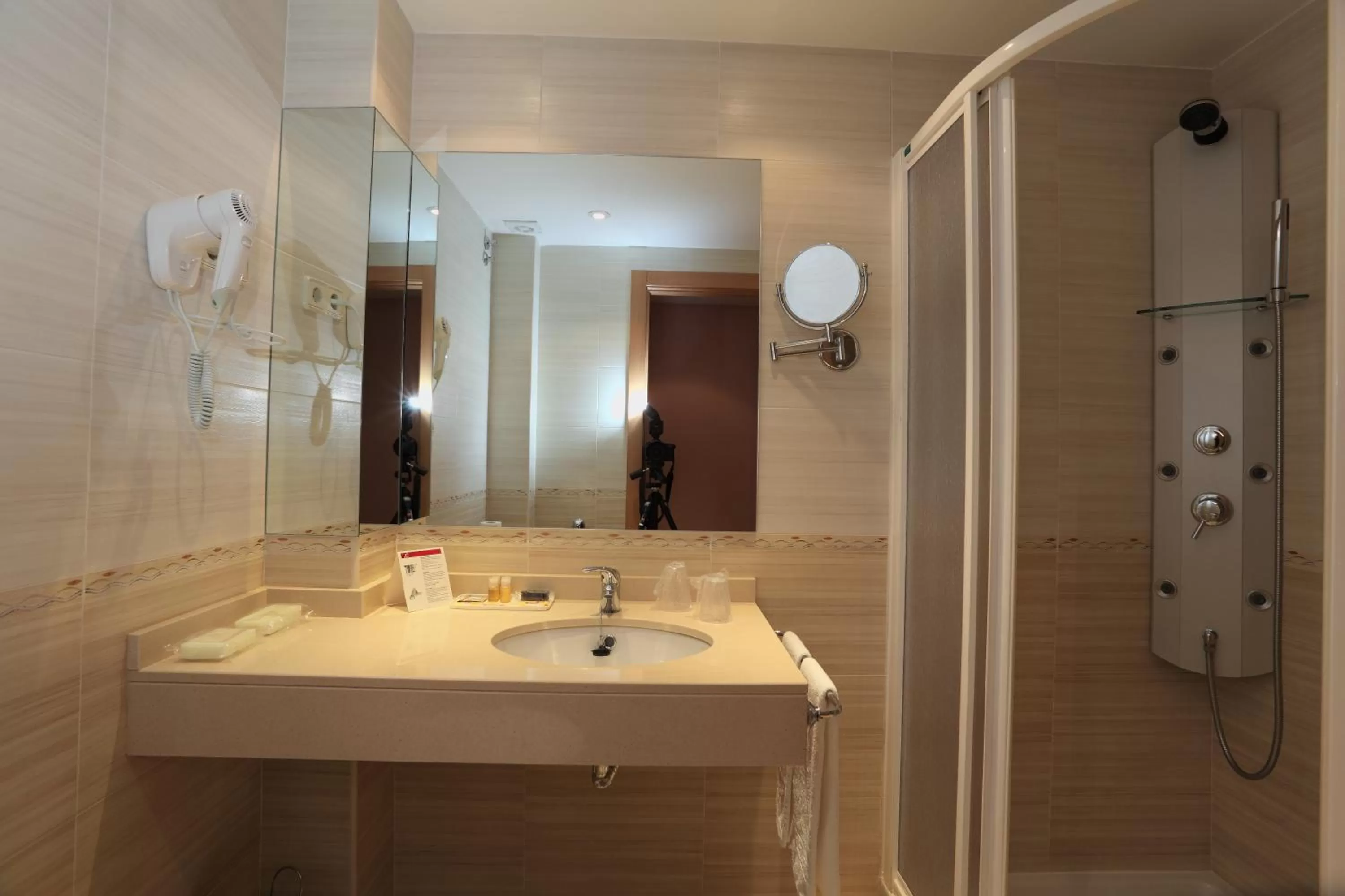 Bathroom in Hotel HC Sigüenza