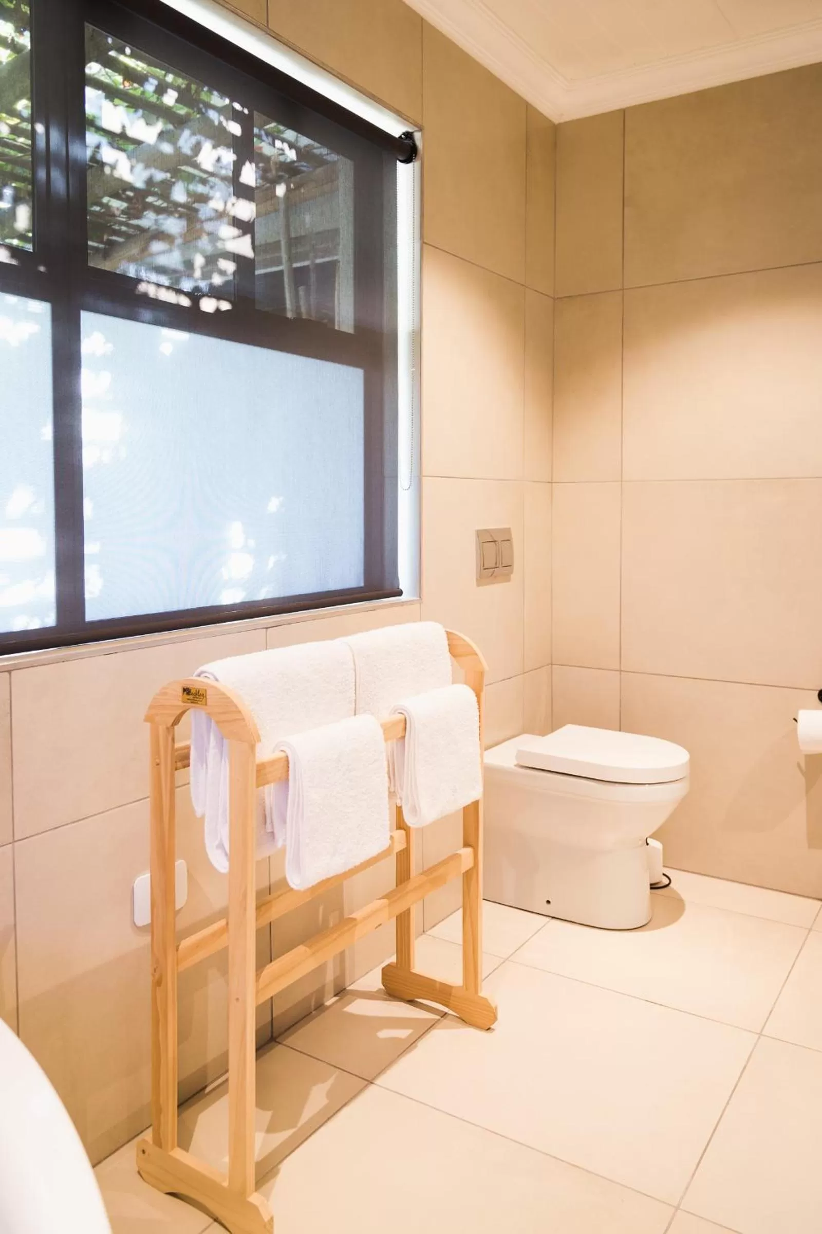 Toilet in Loerie Guest Lodge
