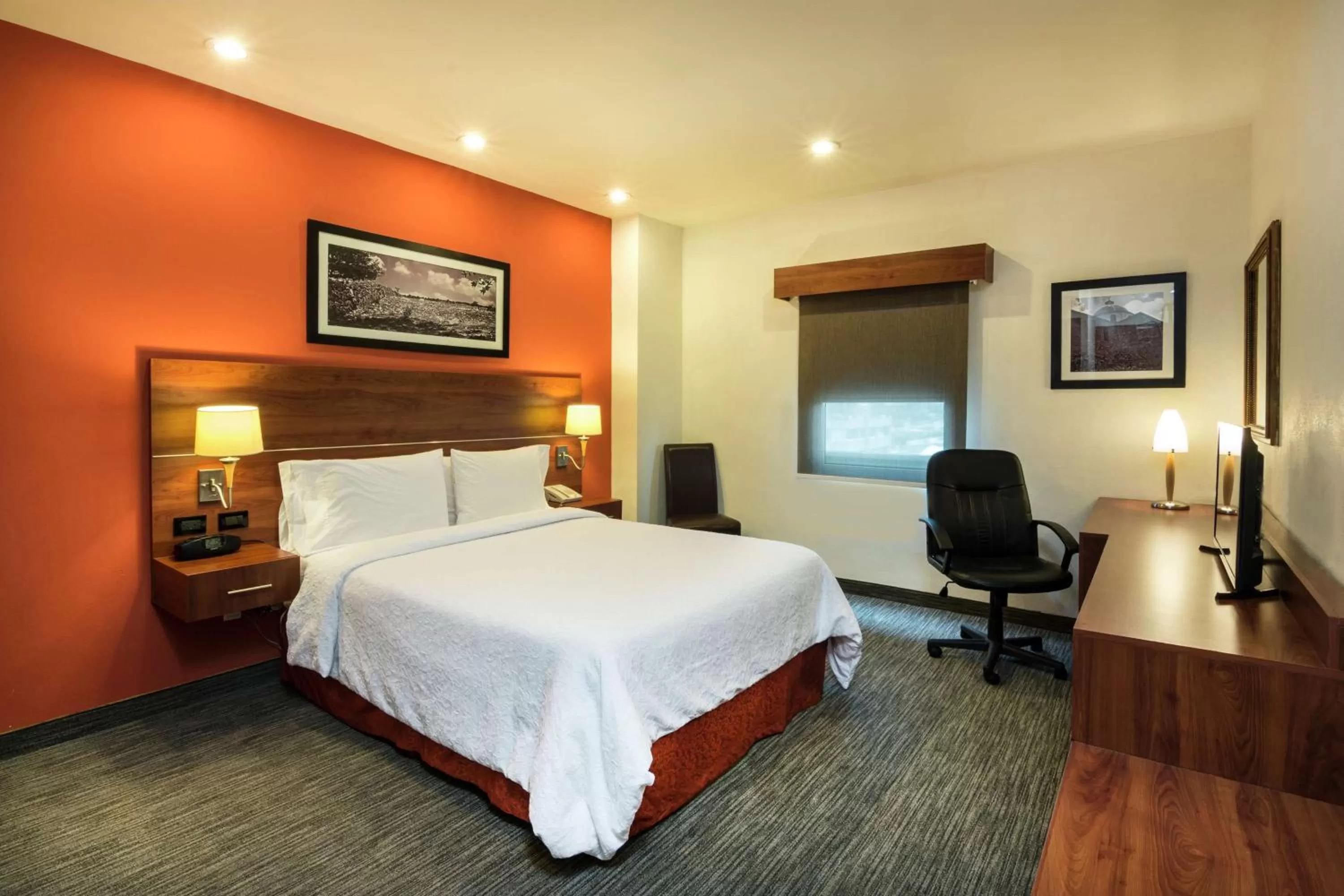 Bedroom, Bed in Hampton by Hilton San Juan del Rio