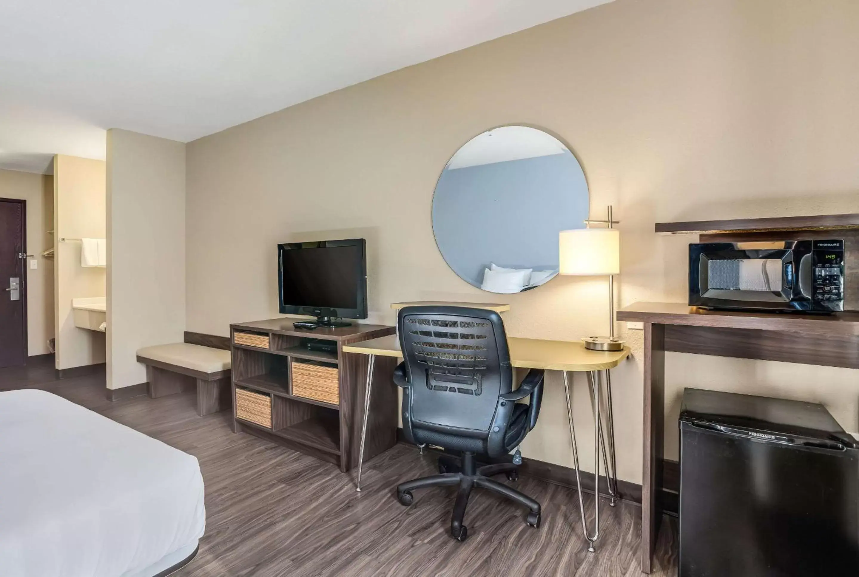 Standard Queen Room - Non Smoking in Quality Inn Calvert City - Paducah East Standard Queen Room - Non Smoking in Quality Inn Calvert City - Paducah East