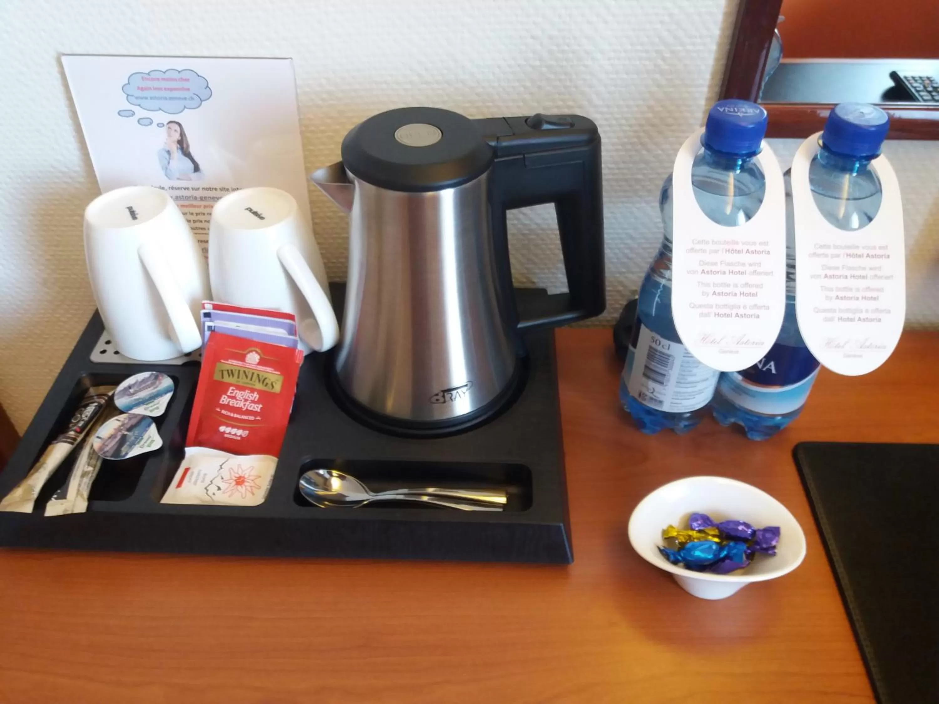 Coffee/tea facilities in Hôtel Astoria
