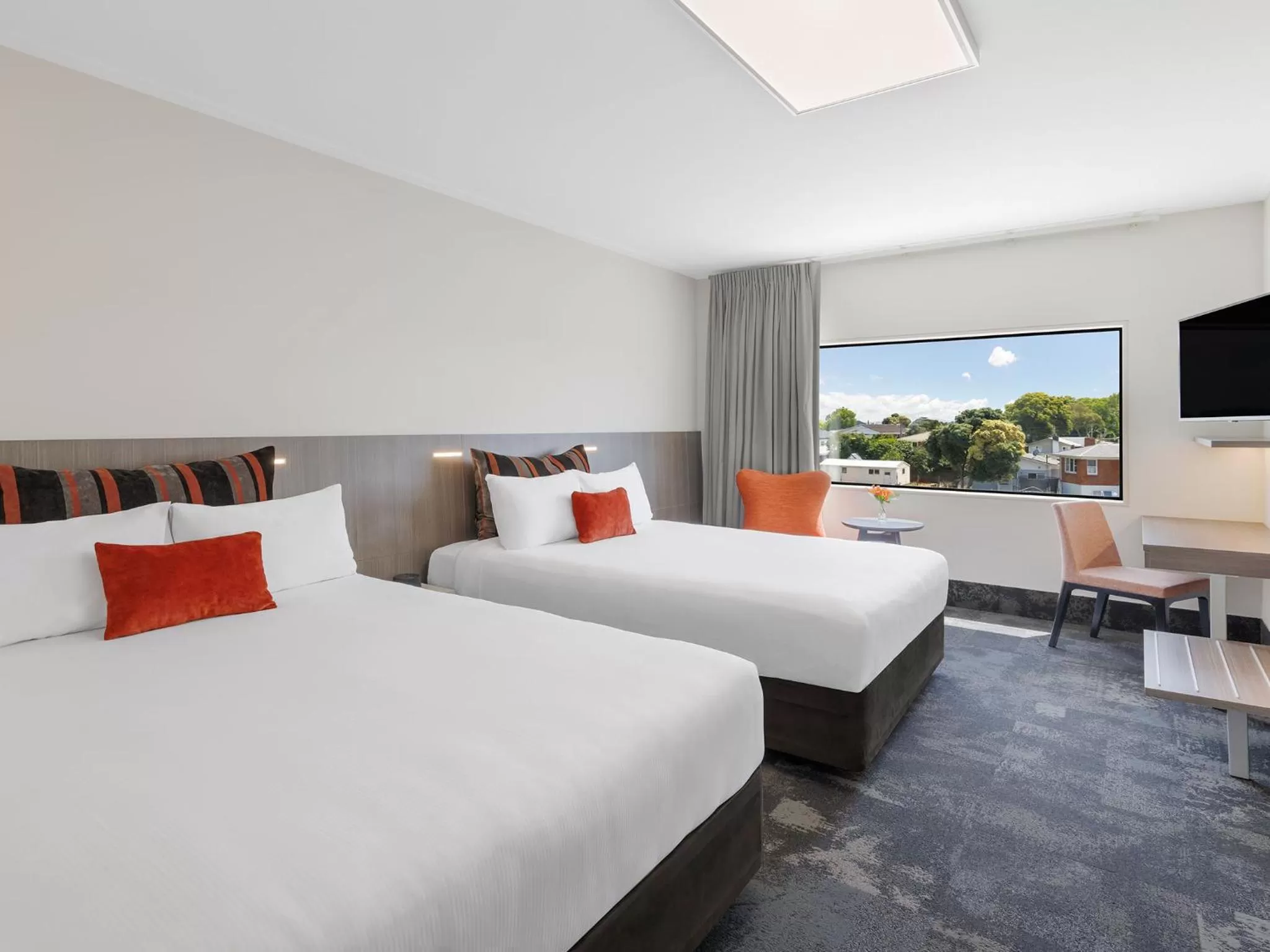 Deluxe Twin Room with Two Queen Beds in JetPark Auckland Airport Hotel