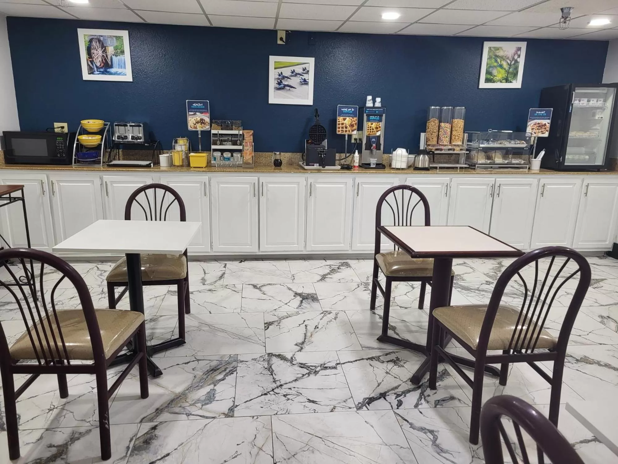 Breakfast in Clarion Pointe Vidalia - Lyons West