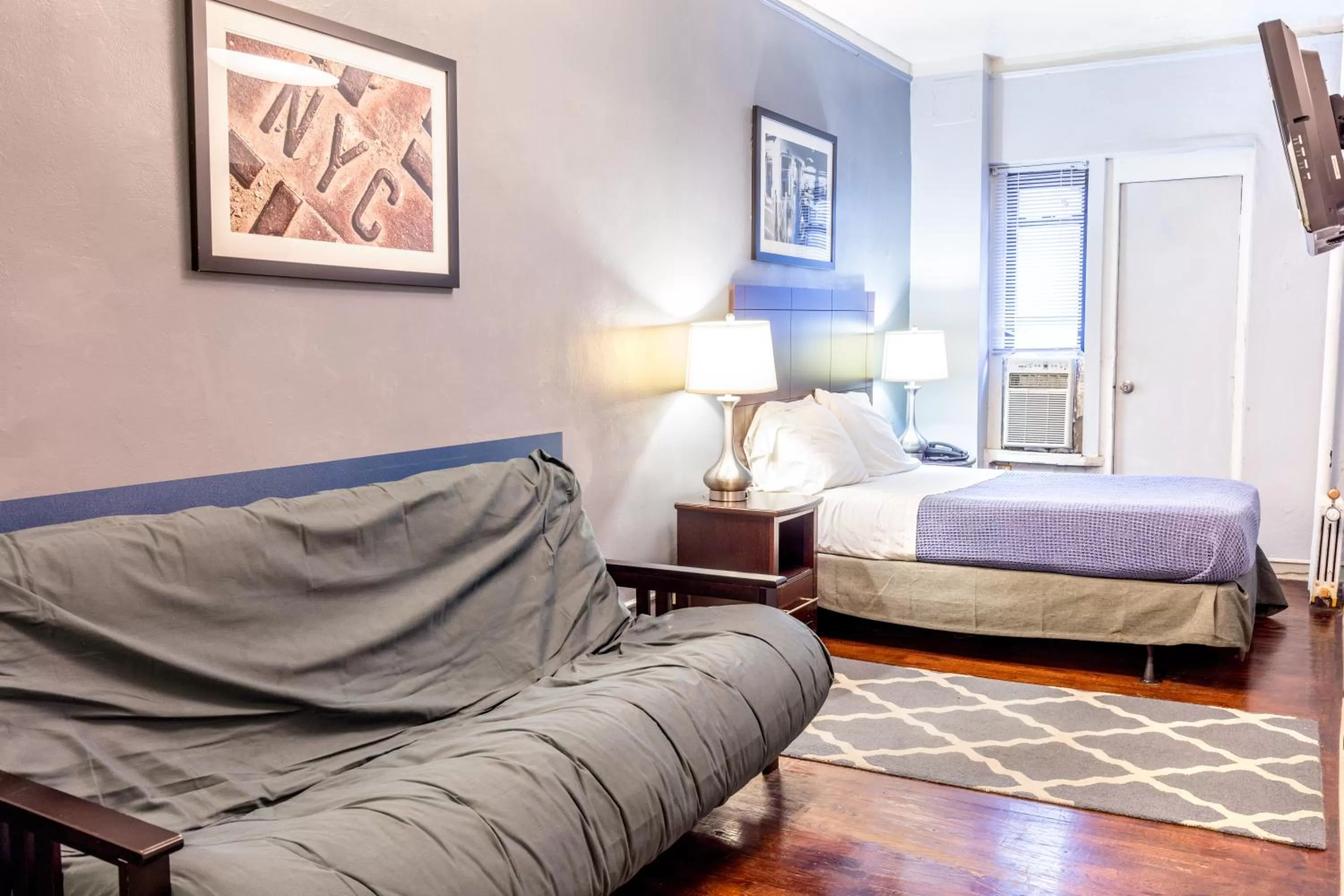 Photo of the whole room, Bed in Hotel 309